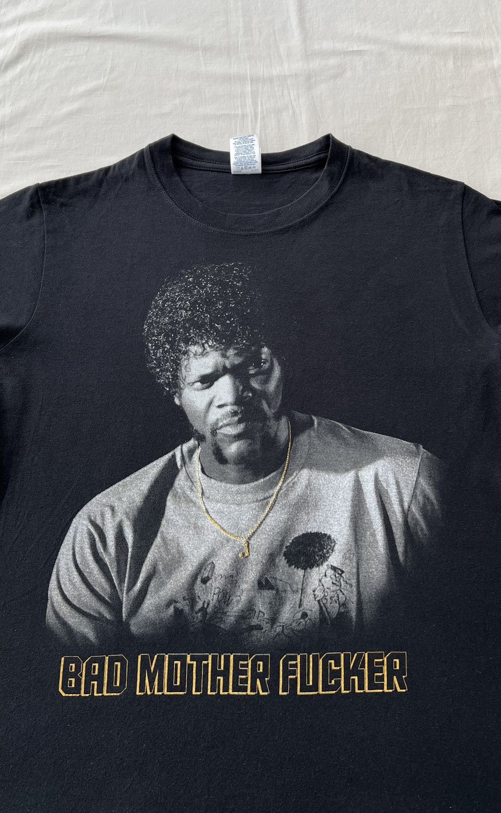Vintage Vintage 2011 Pulp Fiction Bad Mother Fucker Movie T-shirt Size US S / EU 44-46 / 1 - 4 Thumbnail