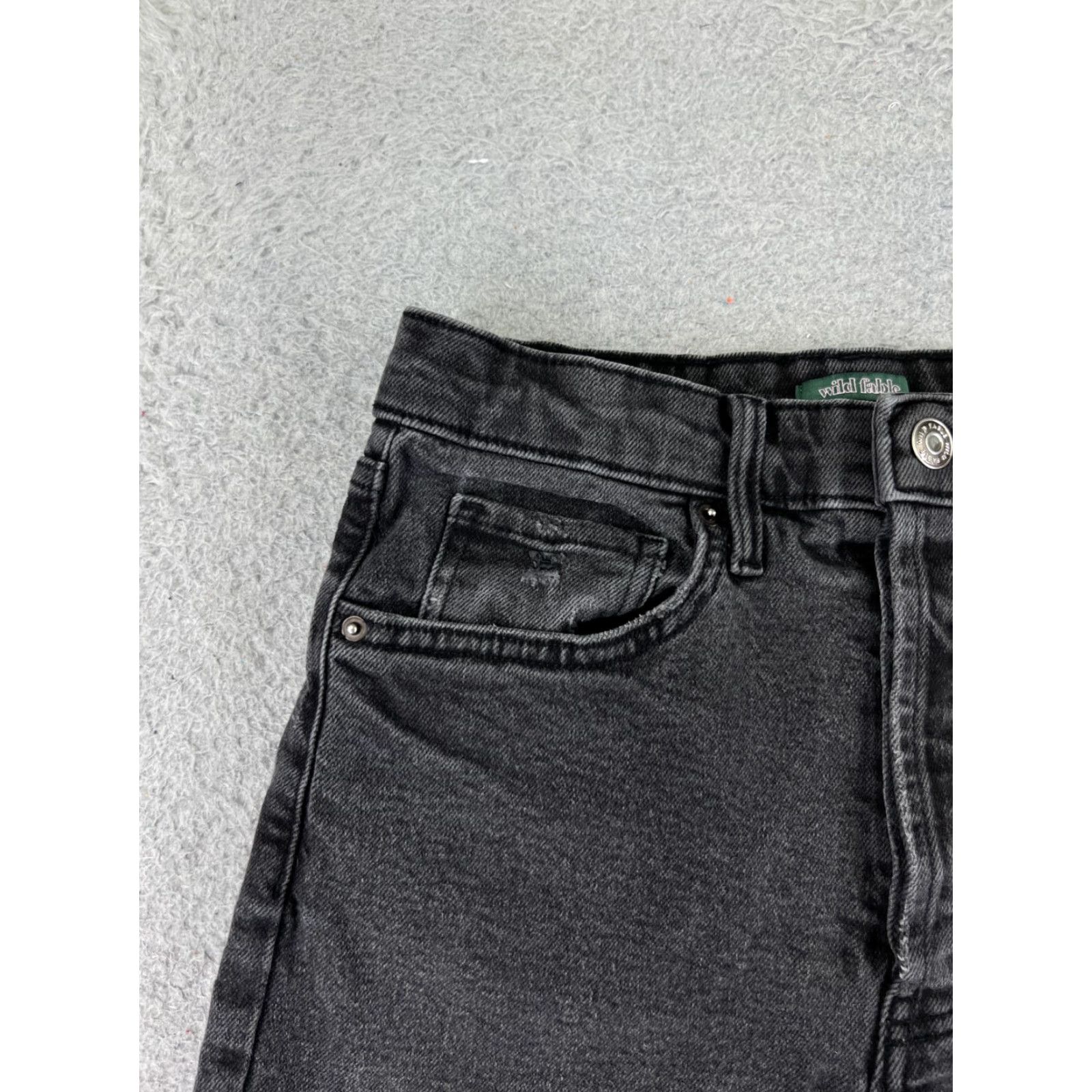 Vintage WILD FABLE Women's Black Denim Cut-Off Shorts Size 2 Distressed Floral Embroidered Regular Fit 6" Inseam Size 26" / US 2 / IT 38 - 4 Thumbnail