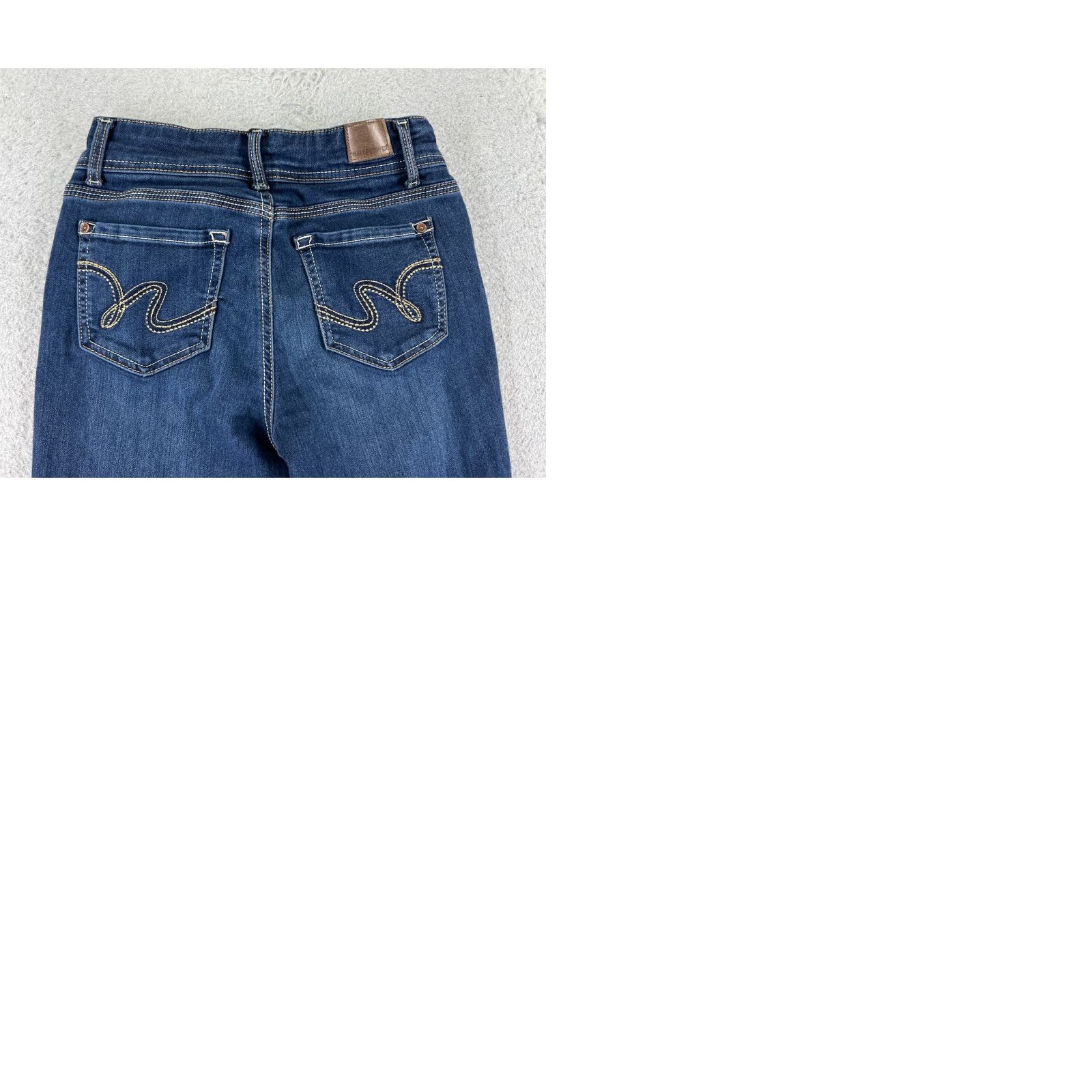 Vintage WallFlower Jeans Jeans Women 3 Blue Denim Skinny Low Rise 22x25 WallFlower Jeans Women 3 Blue Denim Jeans Skinny Low Rise 22x25 Size 26" / US 2 / IT 38 - 10 Thumbnail