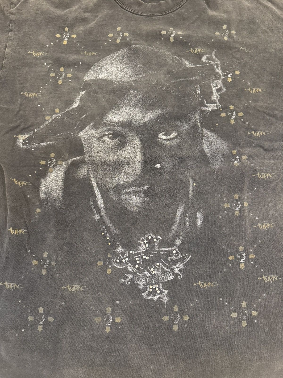 Vintage Tupac Legacy Tour Vintage Tshirt Size US XL / EU 56 / 4 - 2 Thumbnail