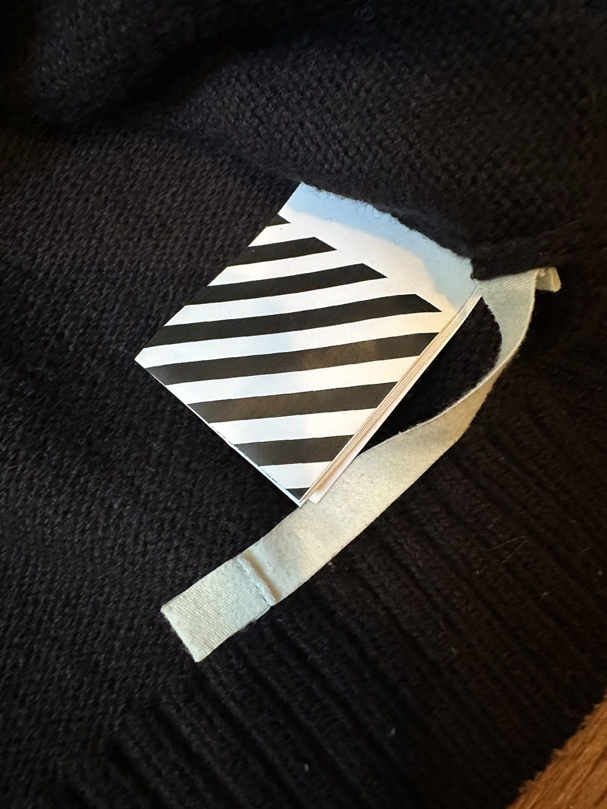 Off-White Virgil Era Off-White Distressed Knitted Sweater Size US L / EU 52-54 / 3 - 5 Thumbnail