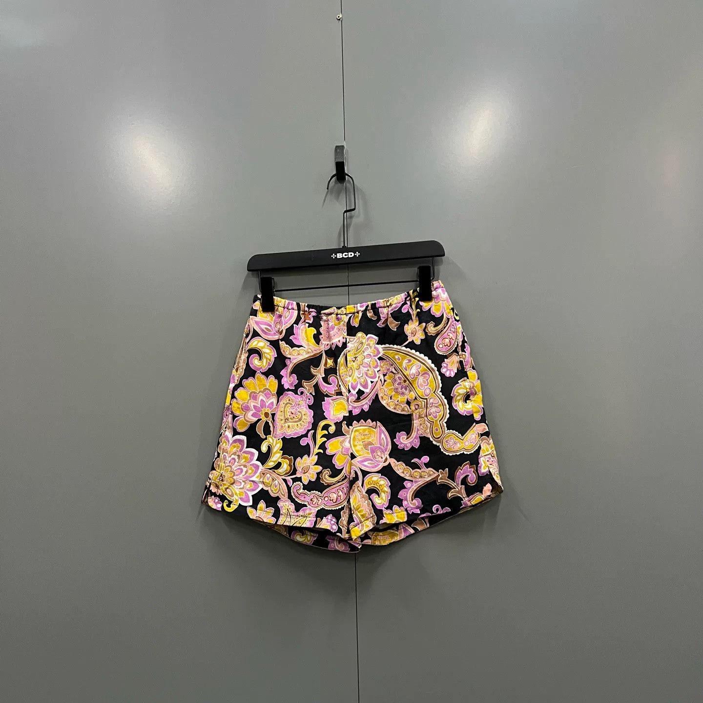Gucci gucci floral print shorts in size 42 Size 42" / US 20 - 1 Thumbnail
