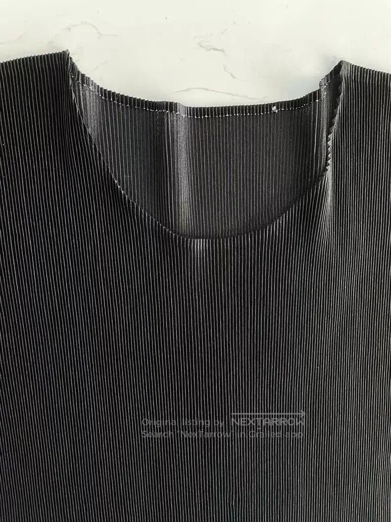 Issey Miyake Issey Miyake Pleated Short Sleeve T-Shirt Size S / US 4 / IT 40 - 2 Thumbnail