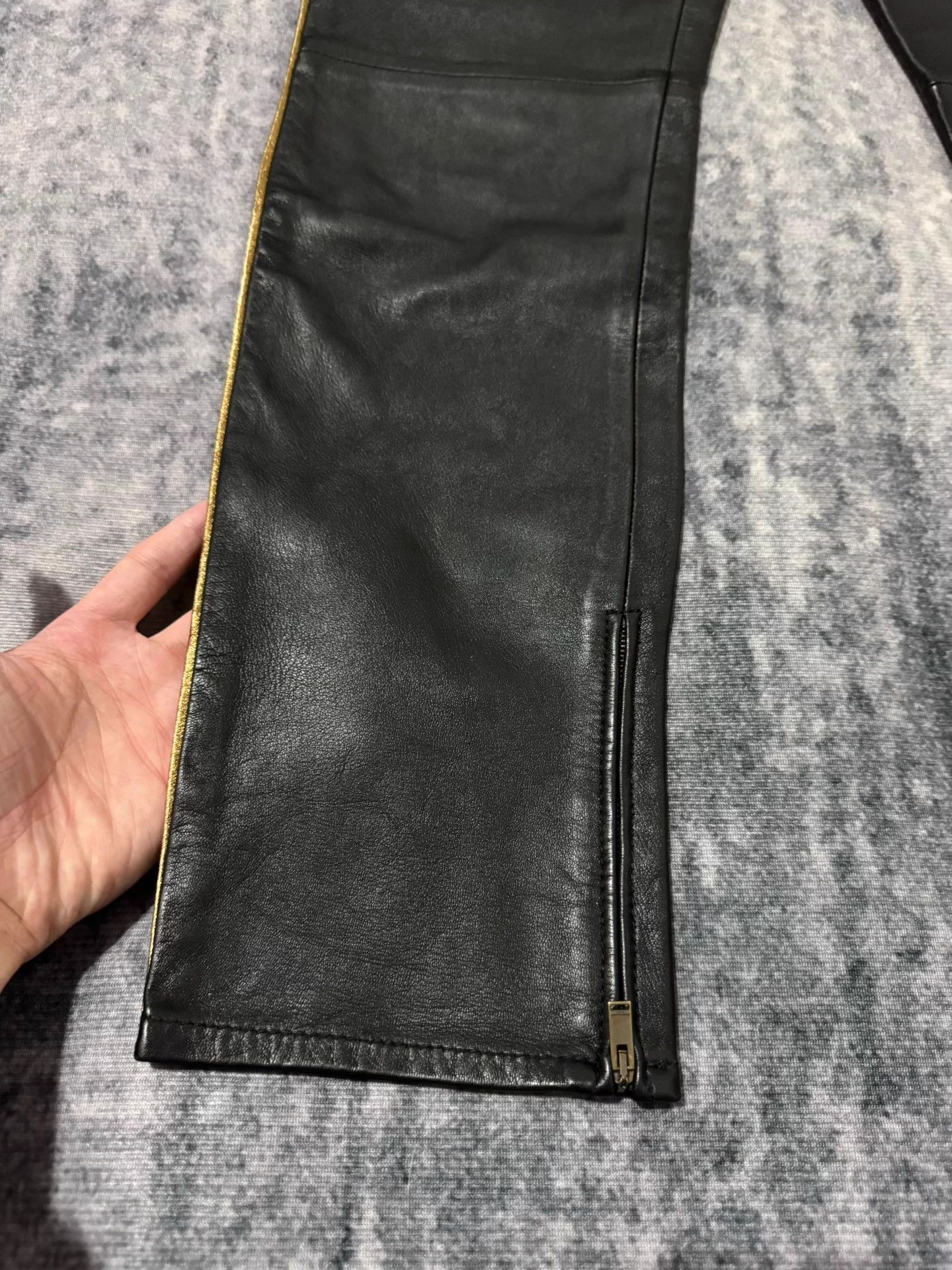 Saint Laurent Paris Saint Laurent zippered lambskin basic leather pants Size 28" / US 6 / IT 42 - 3 Thumbnail