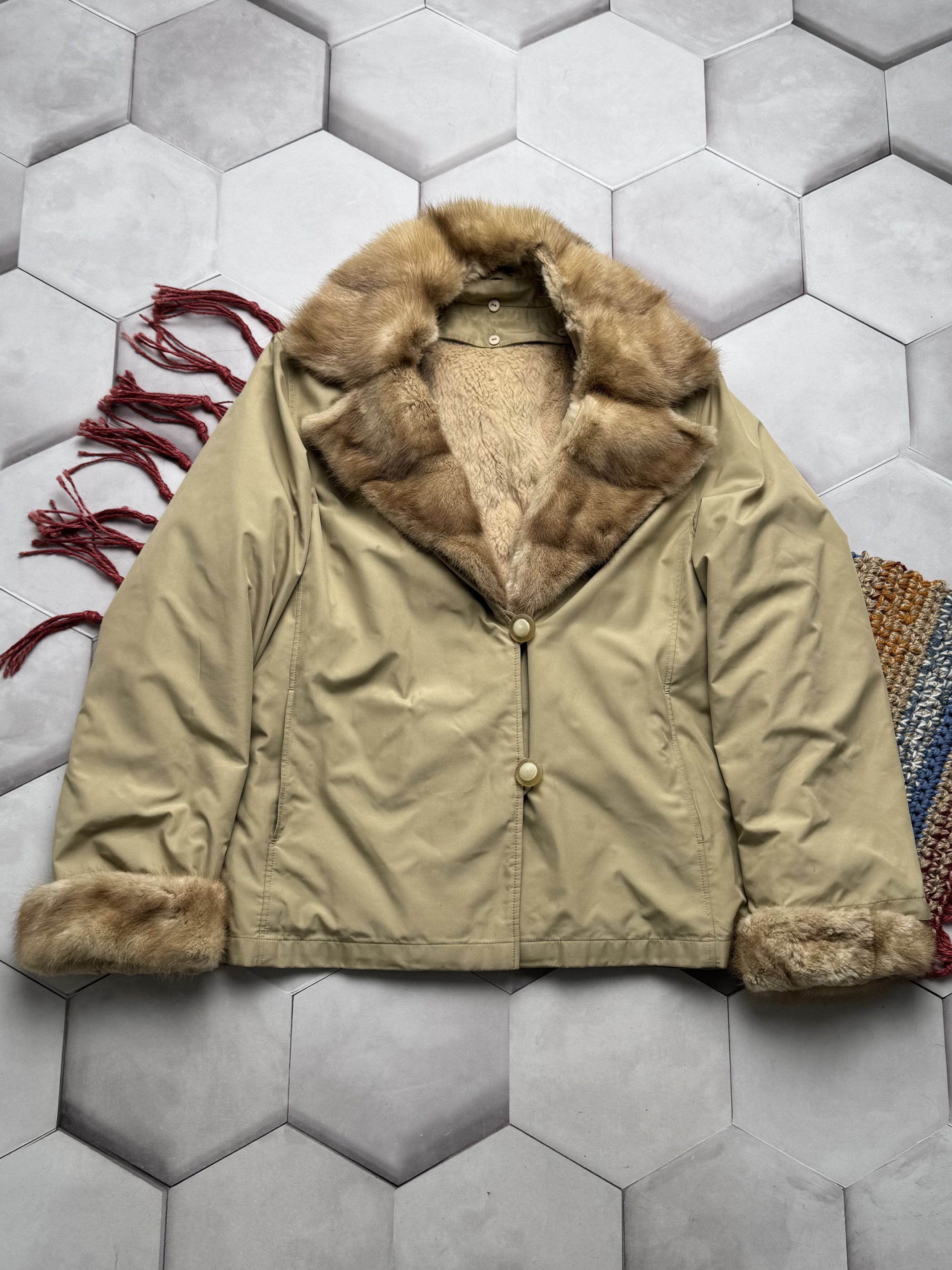 Vintage Vintage Jacket With Real Fur Details (E4) Size XL / US 12-14 / IT 48-50 - 1 Thumbnail