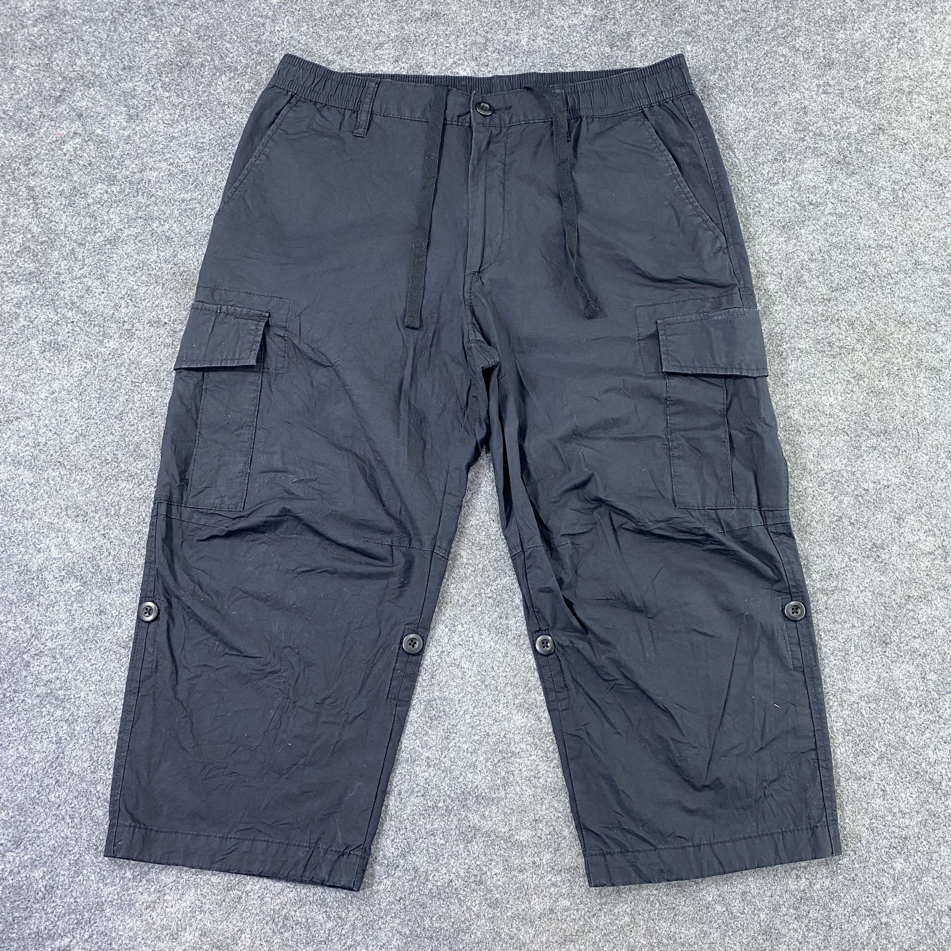 Uniqlo UNIQLO Drawstring Bondage Multipocket Cargo Short Pants-C041 Size US 32 / EU 48 - 1 Thumbnail