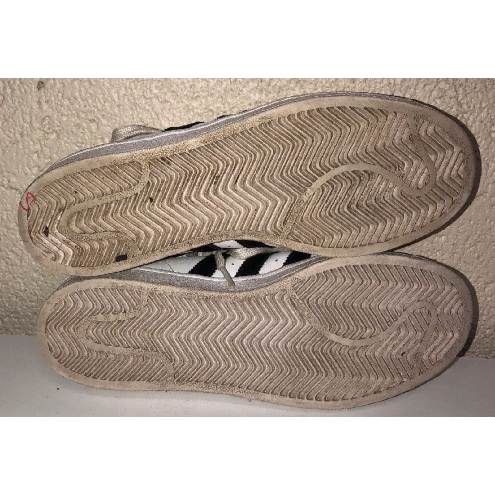 Adidas VINTAGE ADIDAS Originals Classic Superstar Shoes Men Adult 8 White-Black Shell Toe Athletic Mens Shoes Size US 8 / EU 41 - 5 Thumbnail