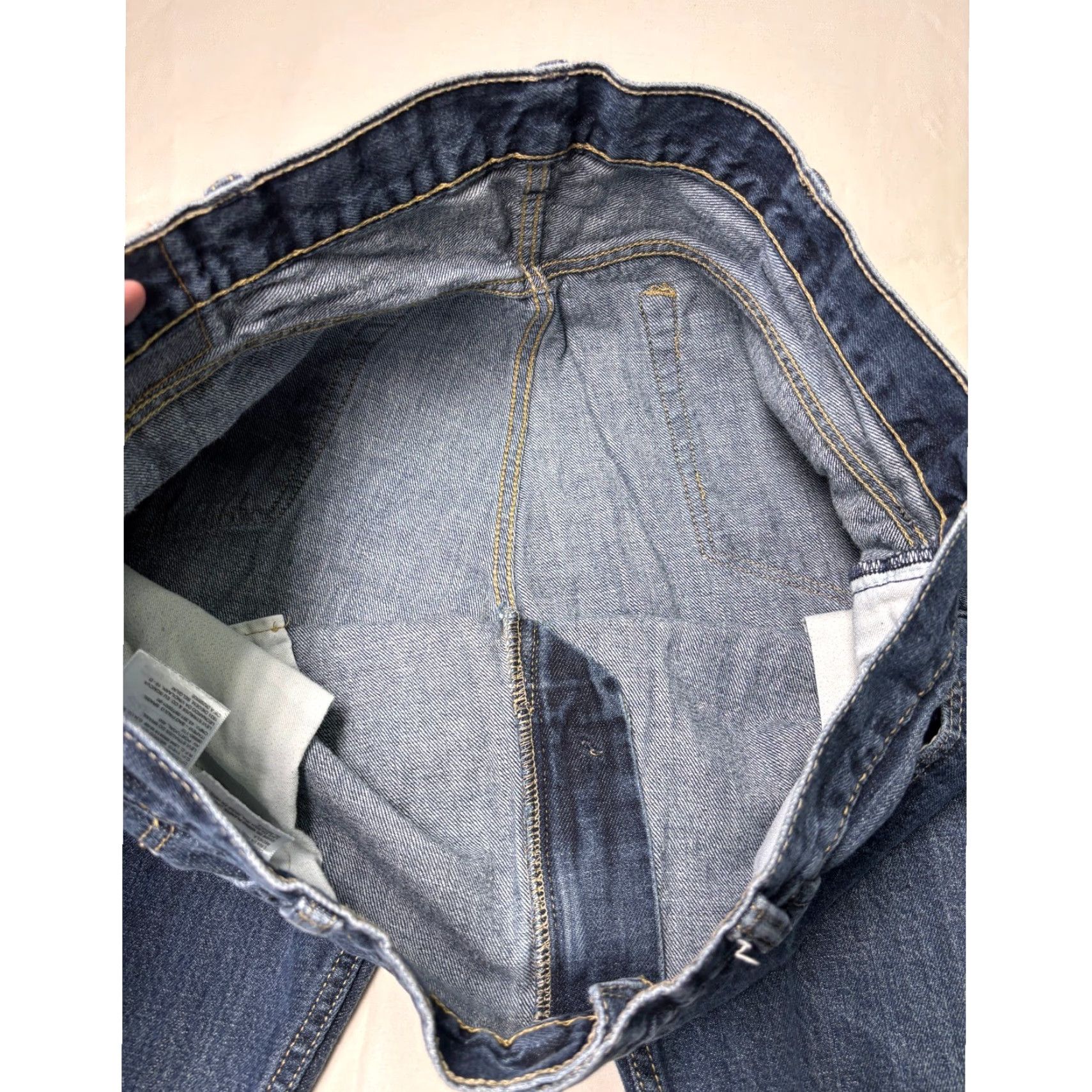 Vintage Levi Strauss 505 Jeans Mens Dark Wash Straight Regular Waist 40 Inseam 32 Denim Cotton Zipper Button Pockets 5-Pocket Size US 40 / EU 56 - 4 Thumbnail
