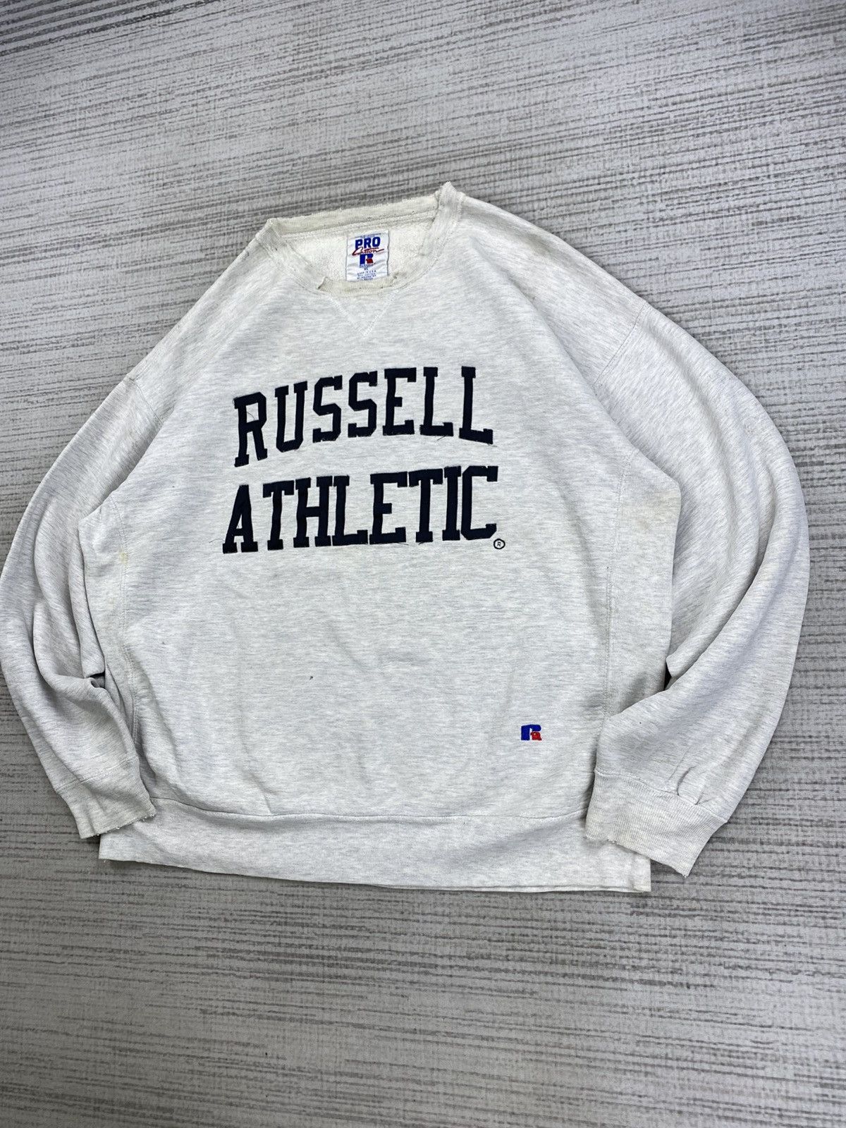Russell Athletic Vintage Russel Athletic Baggy Distressed Sweatshirt Size US XL / EU 56 / 4 - 4 Thumbnail