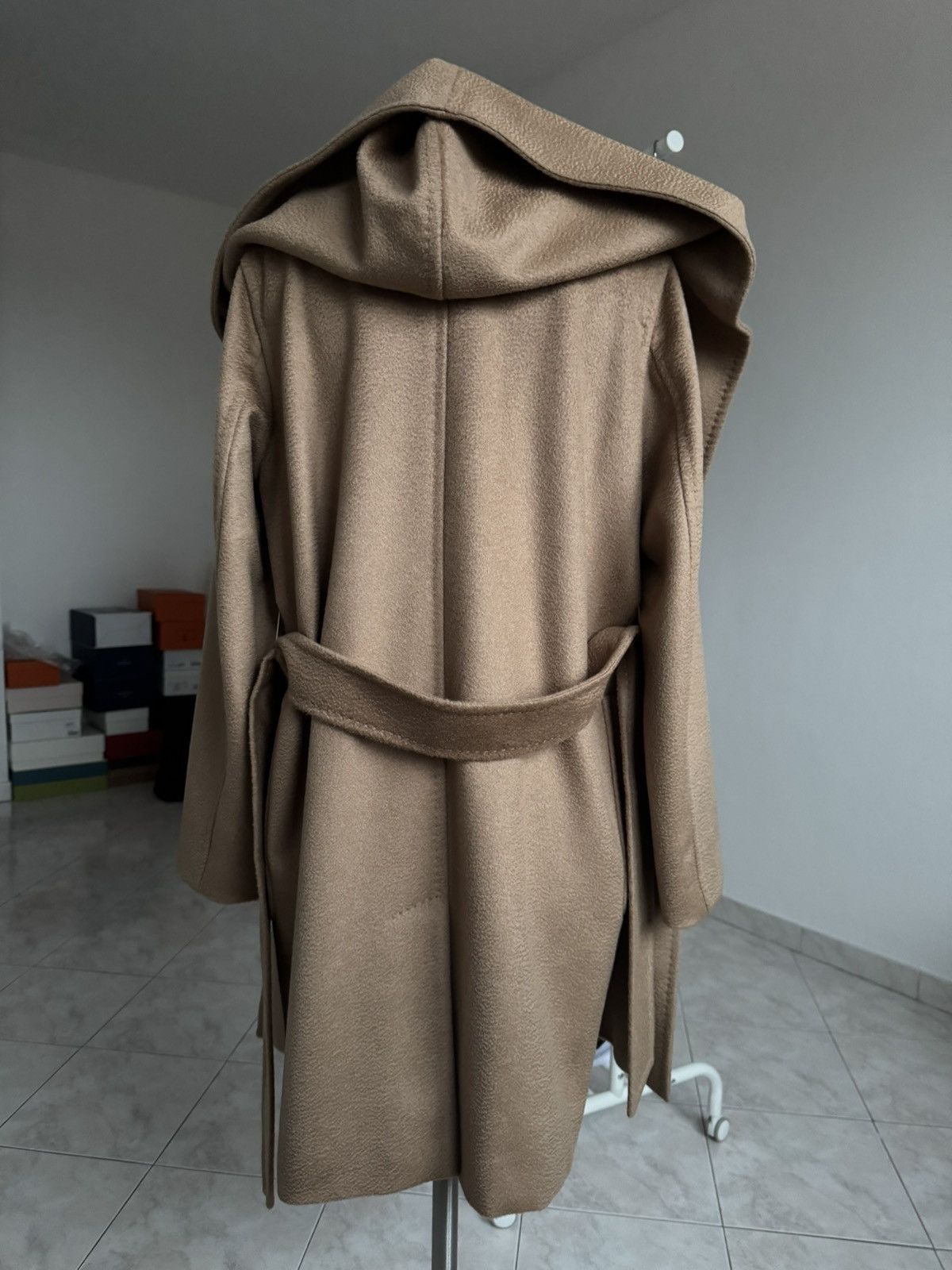Max Mara Max Mara Rialto Camel Hair Short Hooded Coat Size L / US 10 / IT 46 - 2 Thumbnail