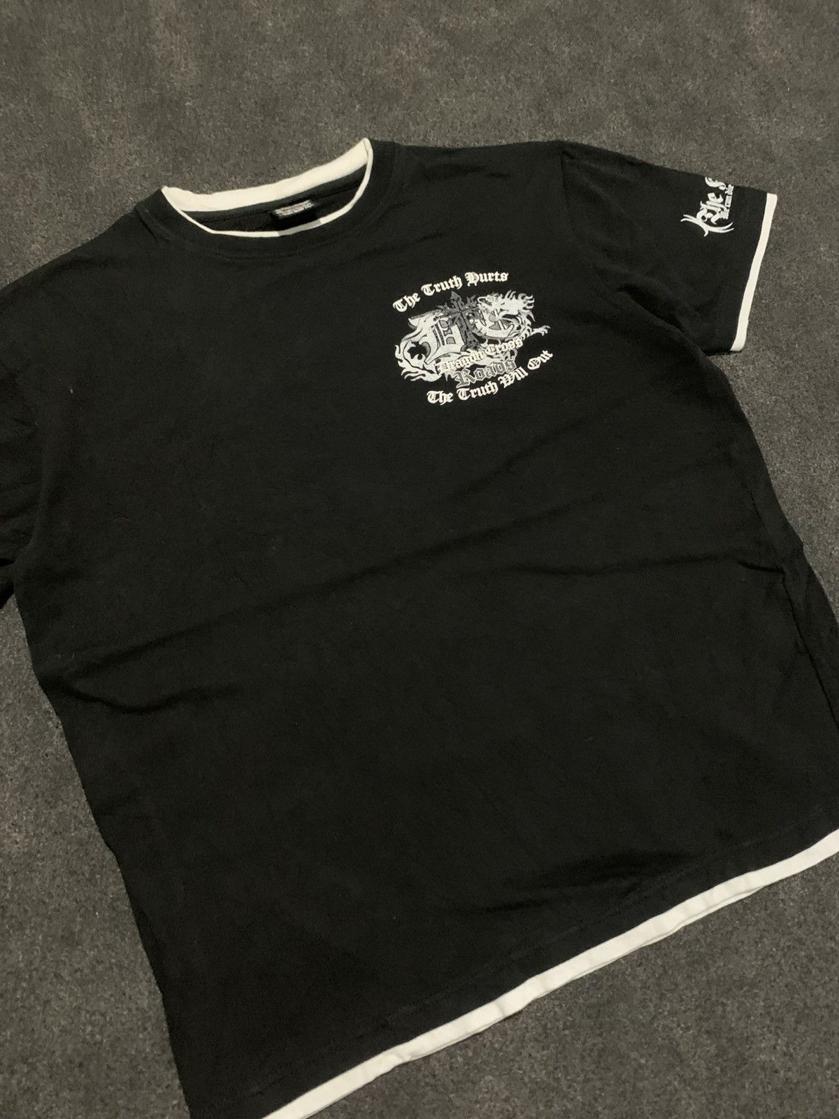 Japanese Brand Y2k Beumere Dragon Cross "The Raised" Graphic T-Shirt Size US L / EU 52-54 / 3 - 4 Thumbnail