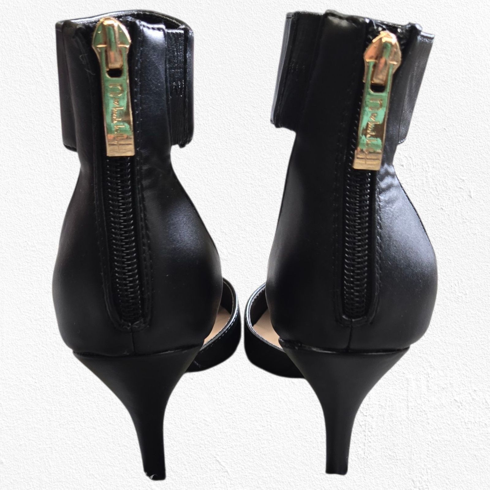 Nicole Miller Nicole Miller Black Pointed Toe Ankle Strap Heels Size 6.5 Size US 6.5 / IT 36.5 - 16 Thumbnail