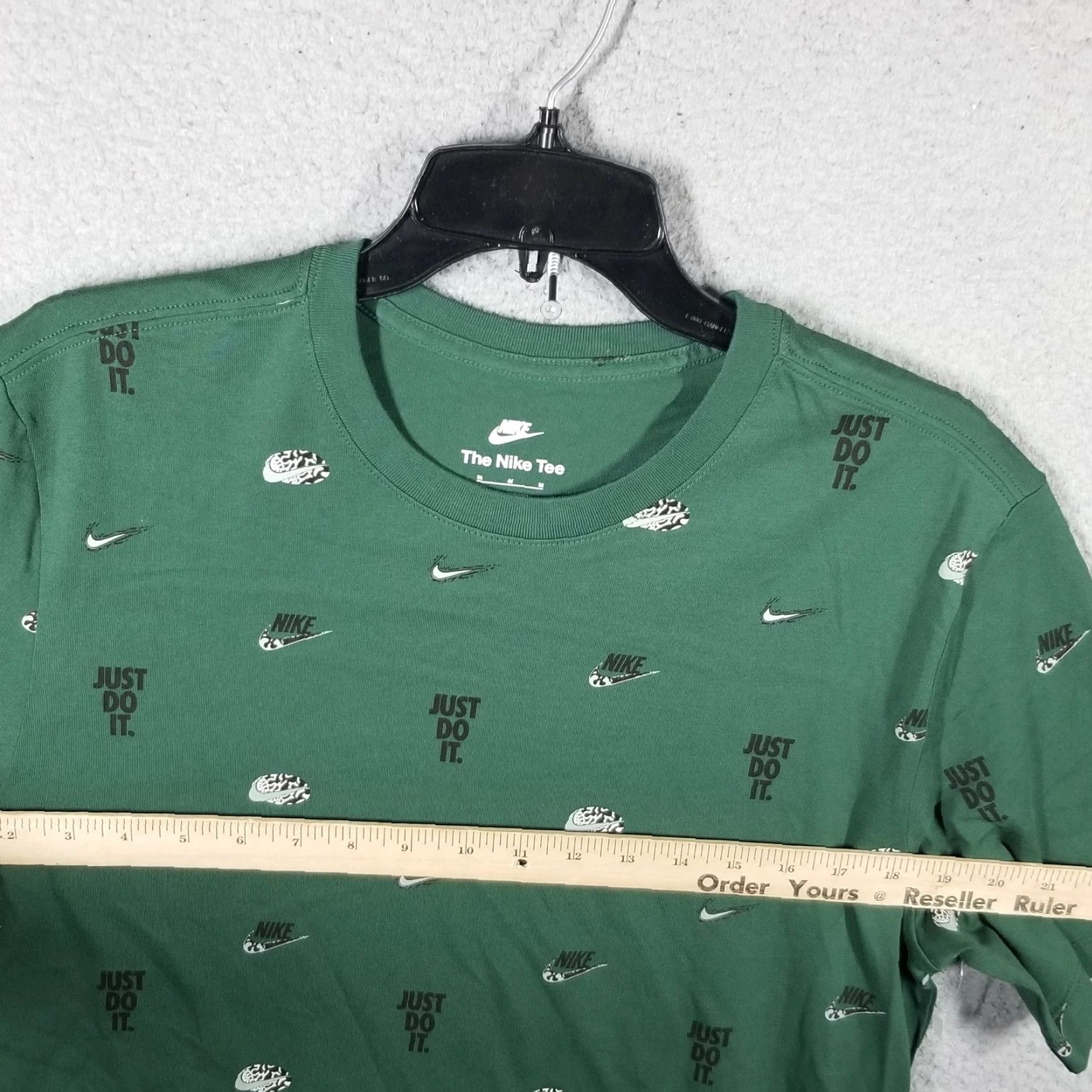 Nike Rare Nike Sportswear Men's Max90 T-Shirt Medium AOP Forrest Green Color Sample Size US M / EU 48-50 / 2 - 6 Thumbnail