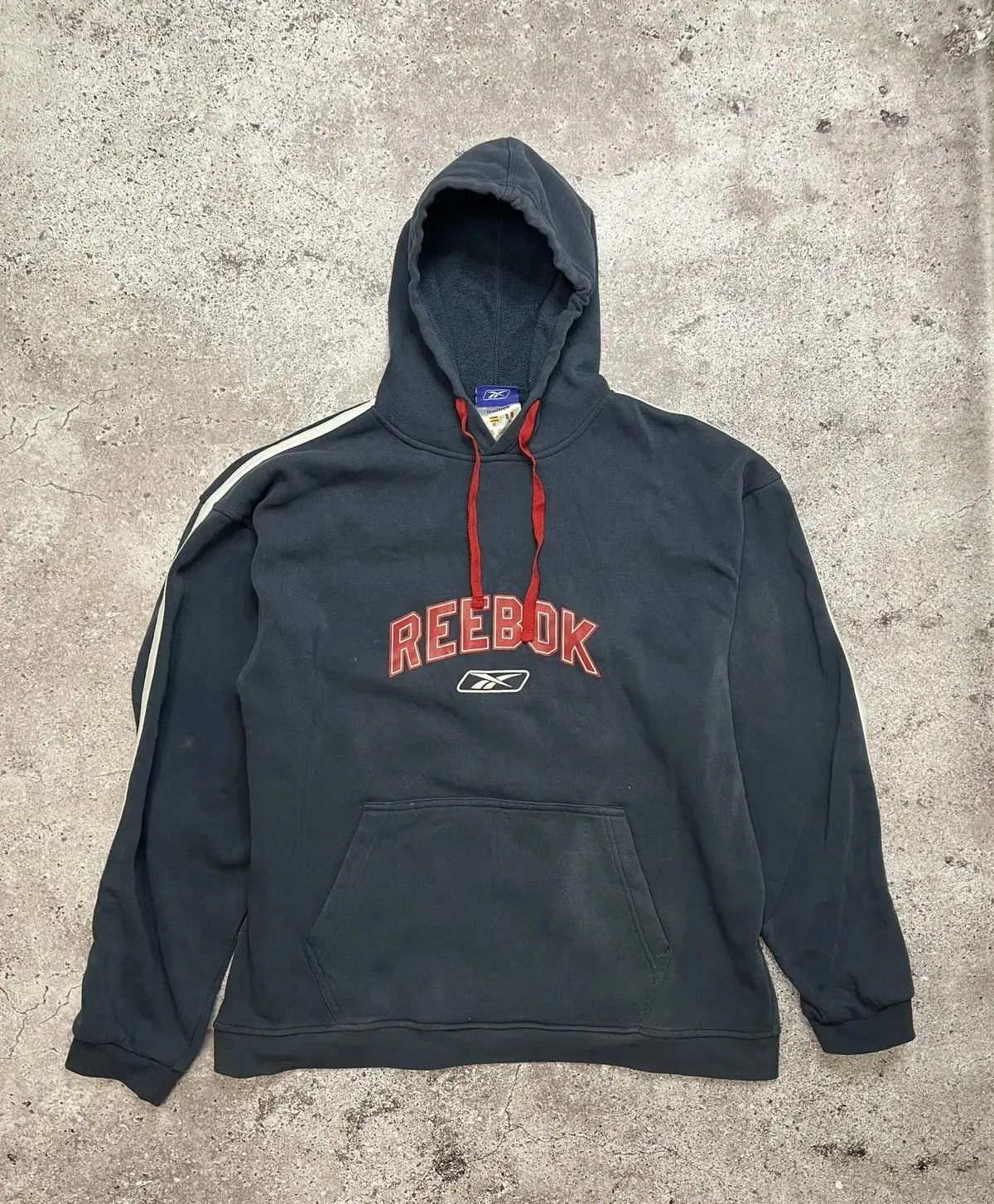 Reebok Vintage Reebok Hoodie XL Black Red Logo Fleece Pullover Size US XL / EU 56 / 4 - 1 Thumbnail
