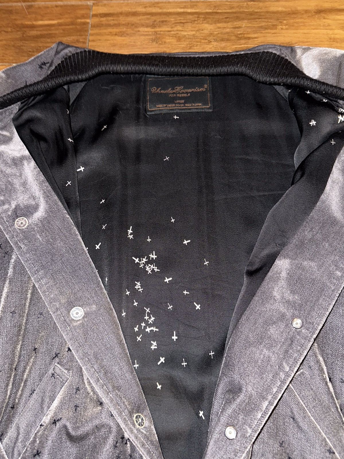 Undercover 2002 undercover withes cell division velvet cross bomber Size US L / EU 52-54 / 3 - 2 Thumbnail
