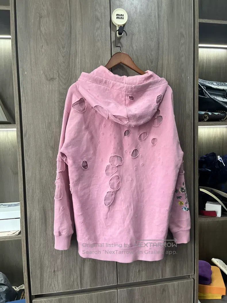 Givenchy Givenchy Embroidered hole sweater with flower pattern Size US S / EU 44-46 / 1 - 2 Thumbnail