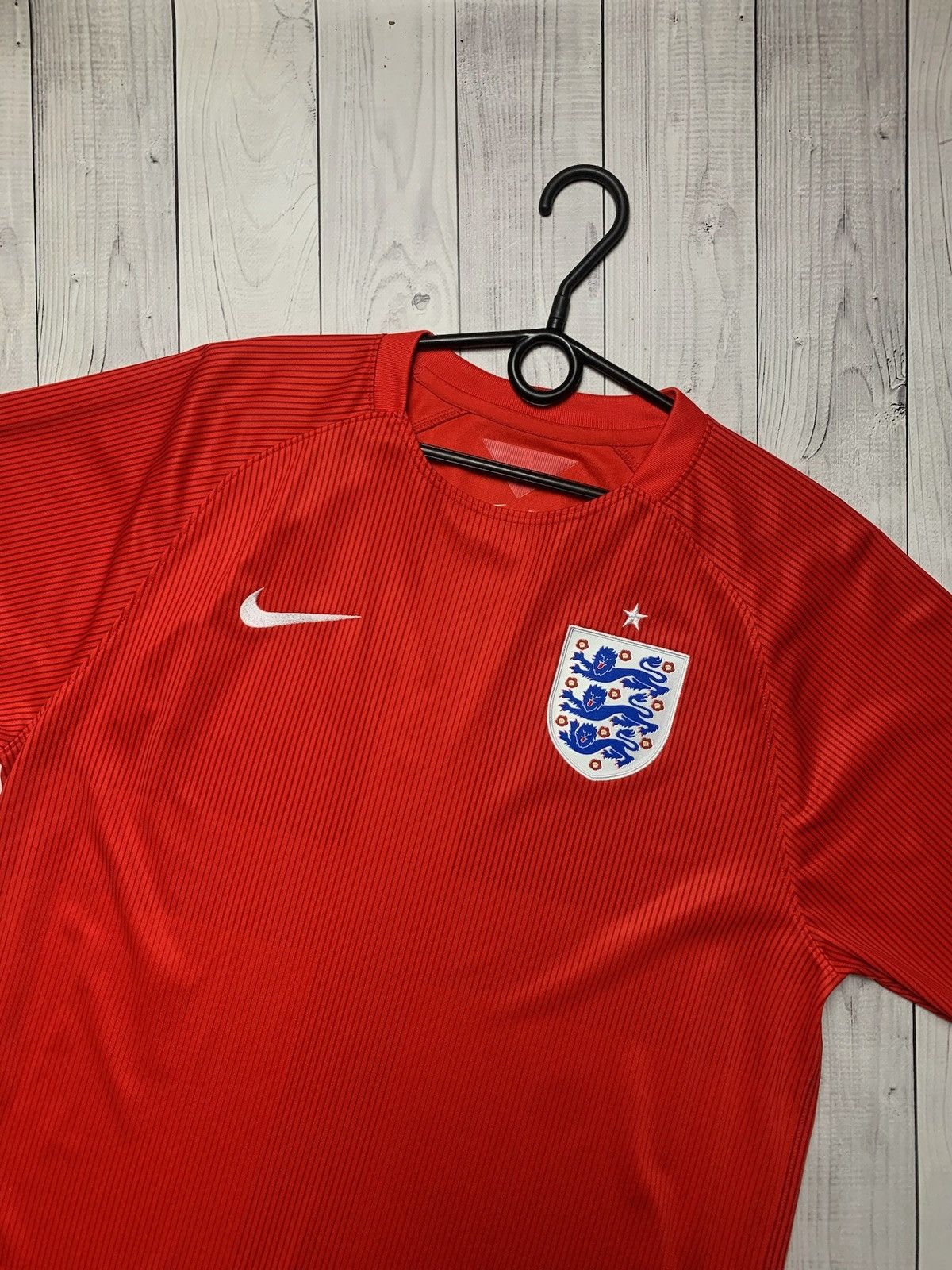 Nike × Vintage Vintage Nike England soccer jersey size L red logo Size US L / EU 52-54 / 3 - 2 Thumbnail