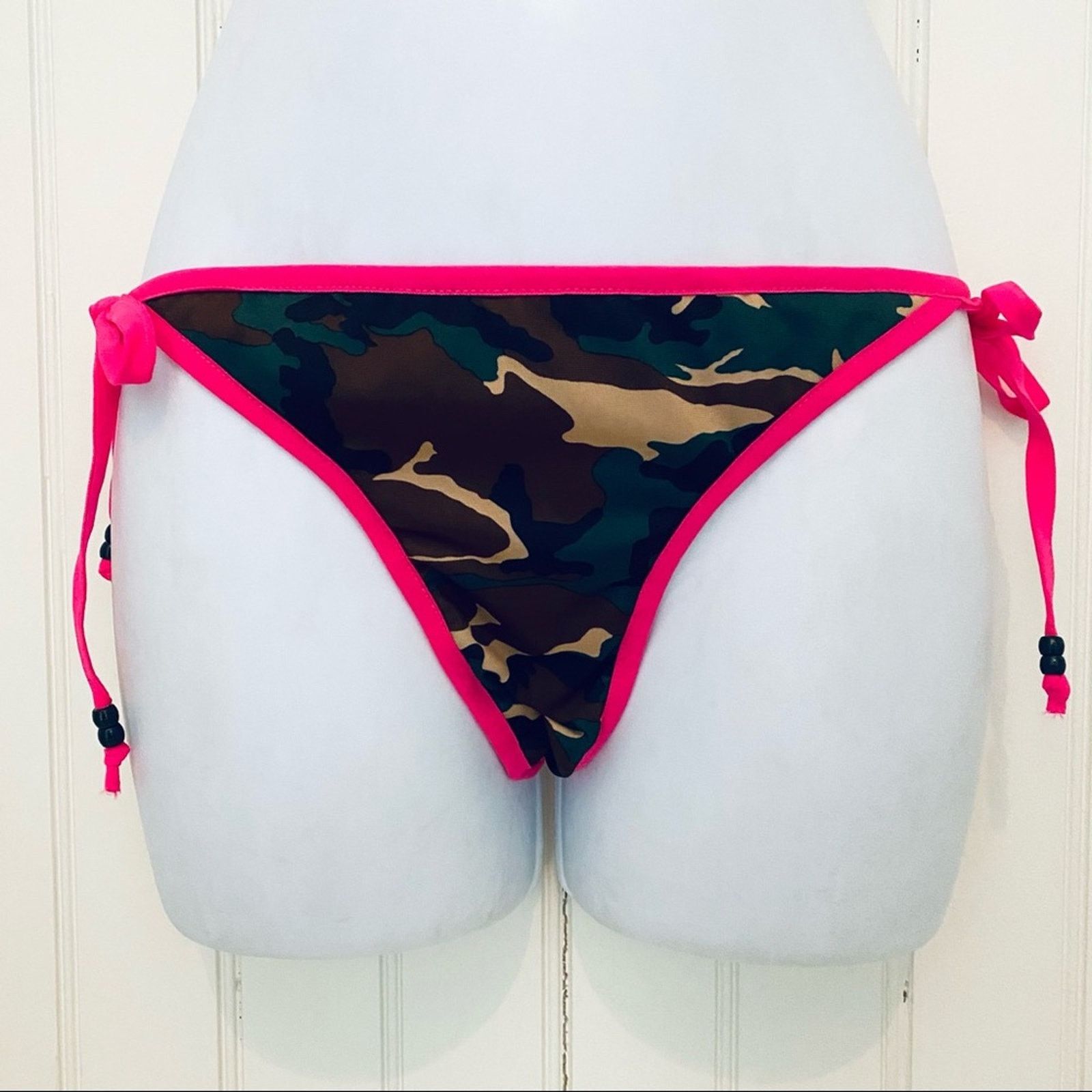 Other NEW classic camo hot pink trim side tie ruched bikini bottom Size ONE SIZE - 1 Thumbnail
