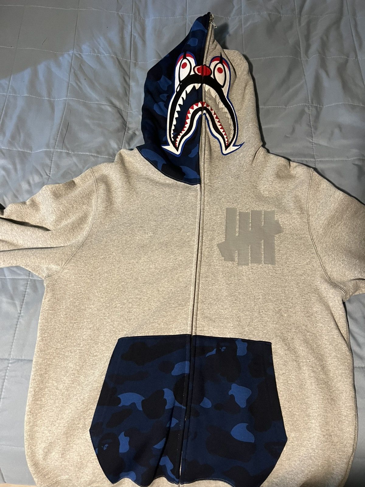 BAPE x UNDEFEATED コラボ　シャークパーカー L ☆激レア PSG シャーク パーカー Mサイズ a bathing ape BAPE