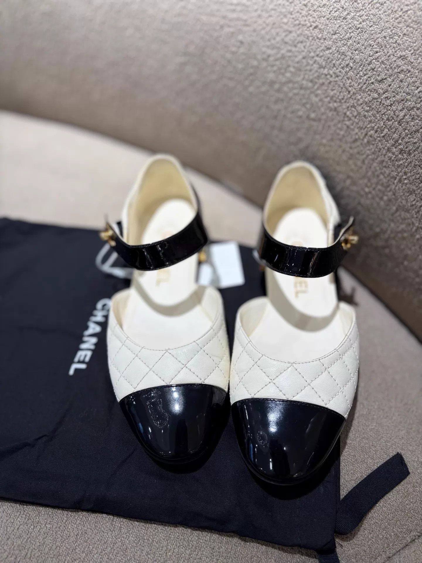 Chanel Chanel Panda Two-Tone Ballet Flats 99 New 35 Size US 4.5 / IT 34.5 - 5 Thumbnail
