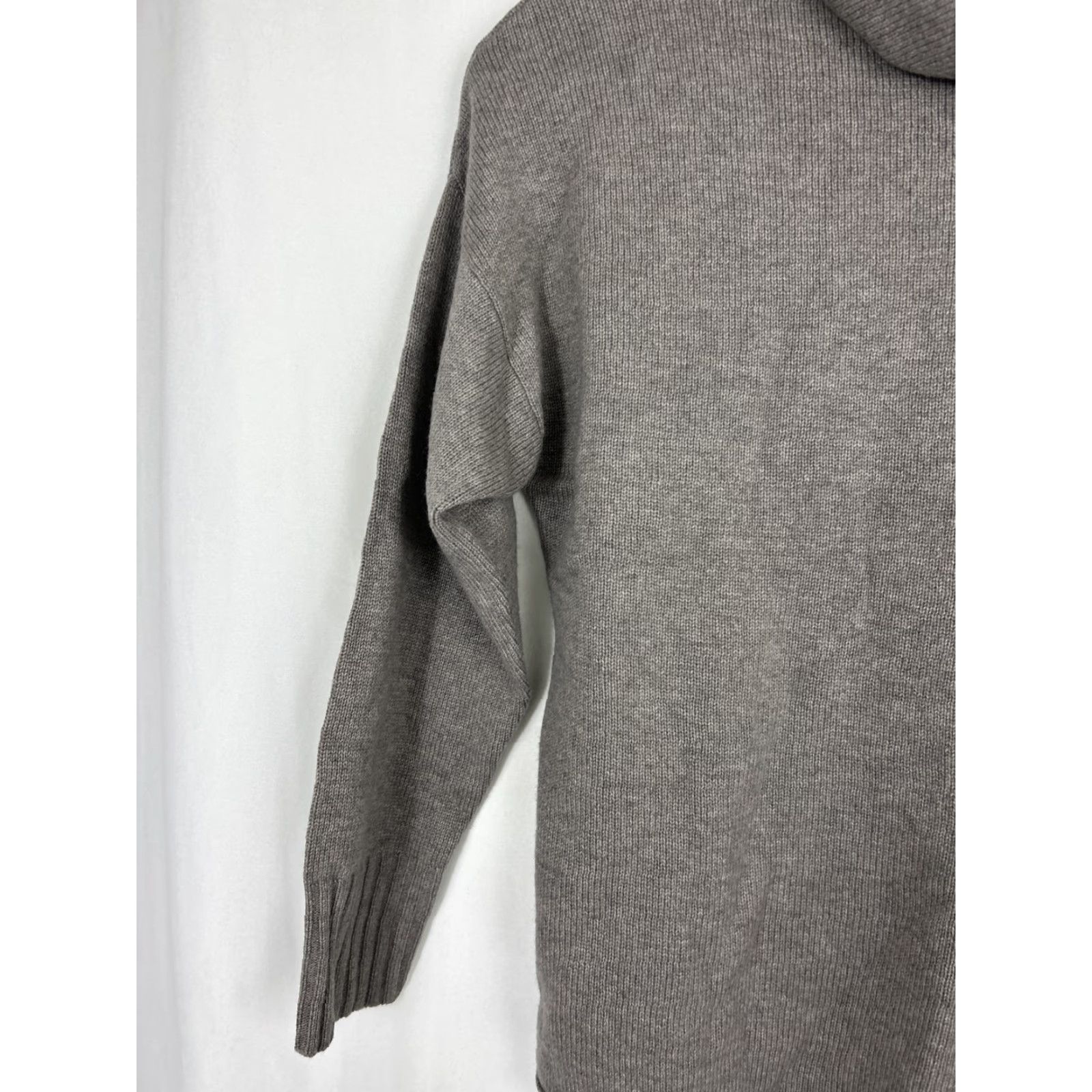 Vintage Madeleine Thompson Womens L Oversized Turtleneck Sweater Cashmere Wool Knit Gray Pullover Stop Size L / US 10 / IT 46 - 2 Thumbnail