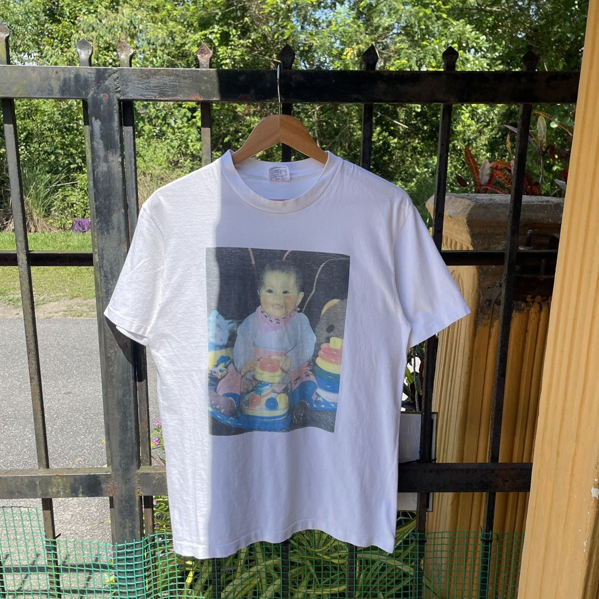 Hanes × Vintage 🔥Vintage 90s Tee Jay Retro Potrait Of Baby Photo Print Tee Size US M / EU 48-50 / 2 - 1 Thumbnail