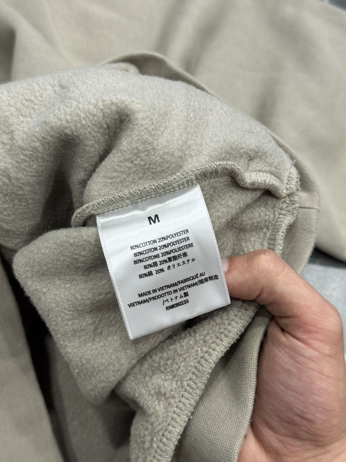 Fear of God Rare Essentials Fear of God oversized box fit hoodie size M Size US M / EU 48-50 / 2 - 14 Thumbnail