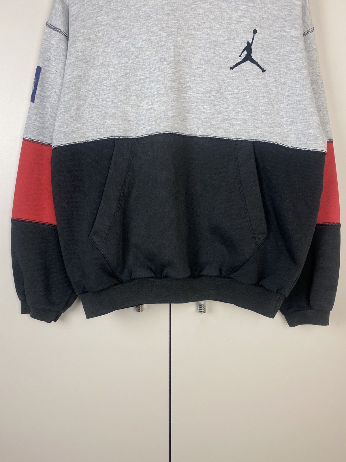 Jordan Brand Rare Vintage Nike Jordan 24 Sweatshirt Y2K Style Big Logo Size US S / EU 44-46 / 1 - 7 Thumbnail