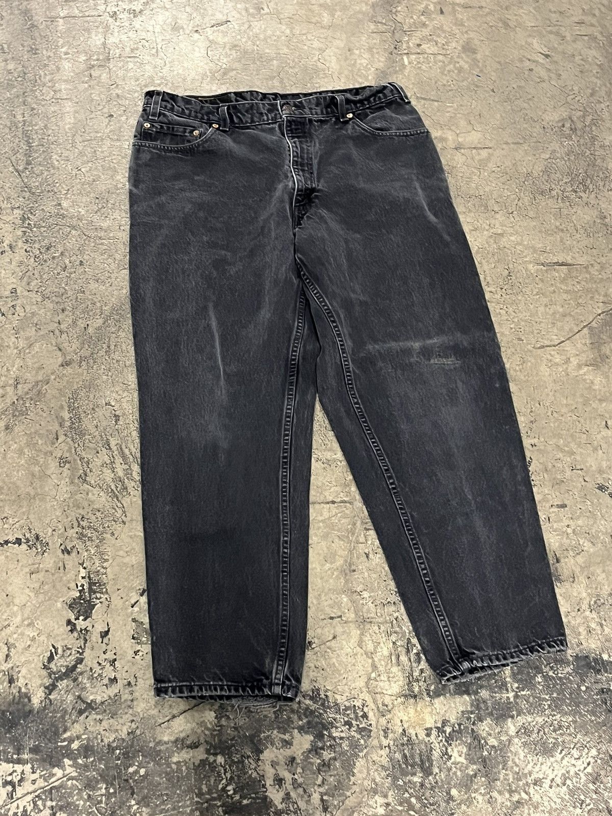 Levi's × Vintage Vintage Levi’s 560 loose fit jeans Size US 36 / EU 52 - 6 Thumbnail