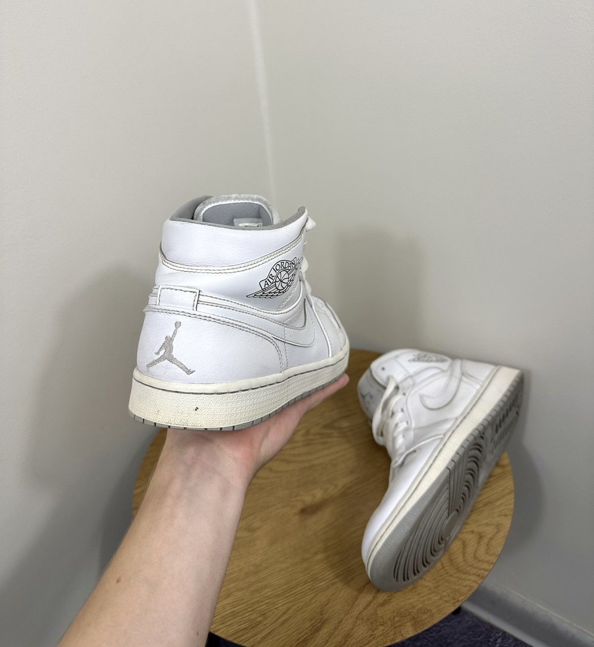Jordan Brand Vintage Nike Air Jordan 1 Mid White Wolf Grey Hype Sneakers Size US 9 / EU 42 - 5 Thumbnail