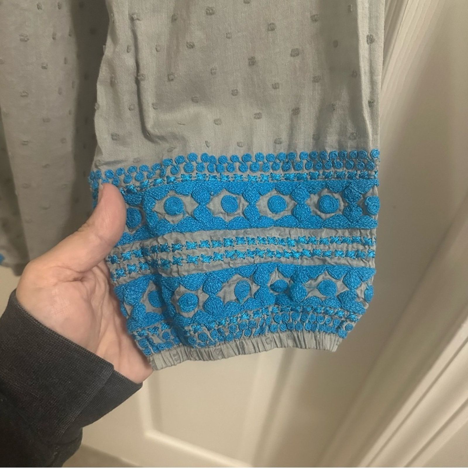 Other RUNGOLEE Gray Textured Blue Embroidered Accent Blouse Small Size S / US 4 / IT 40 - 3 Thumbnail