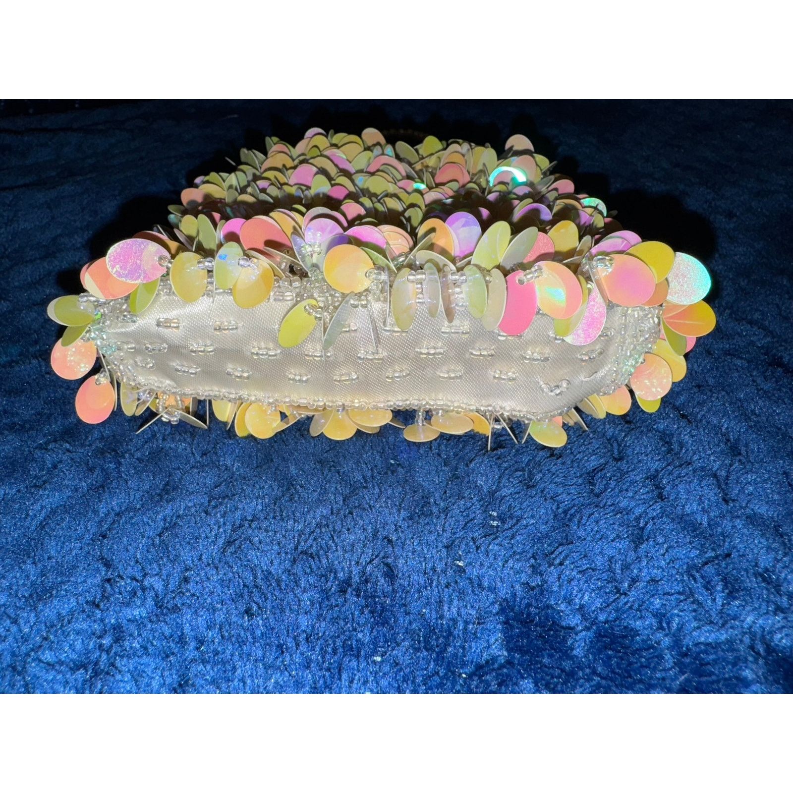 Vintage Vintage Clutch Purse / Peach Sequins / Beaded Zip Closure Size ONE SIZE - 3 Thumbnail