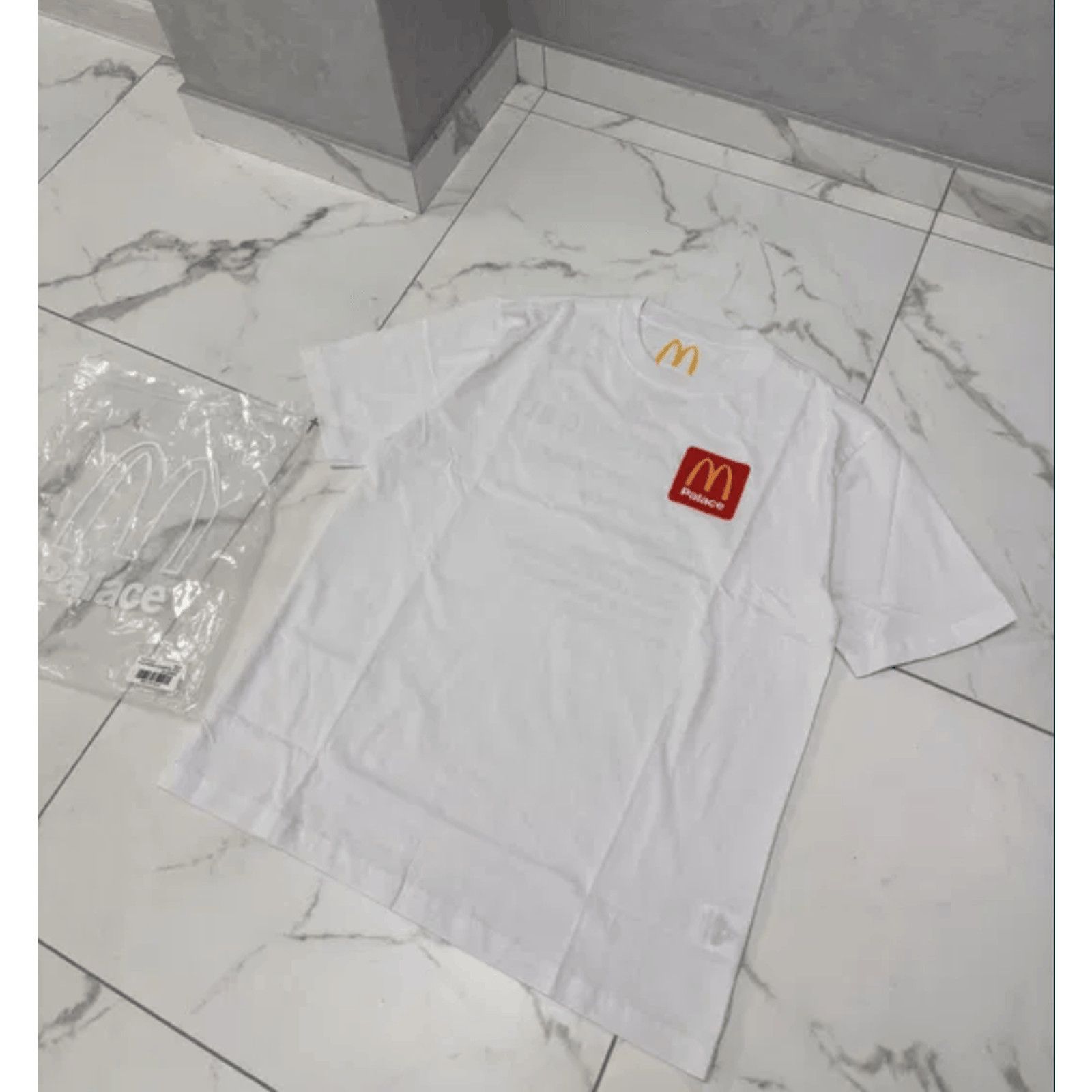 Palace NWT Palace x McDonalds “As Featured In” tee Size US L / EU 52-54 / 3 - 3 Thumbnail