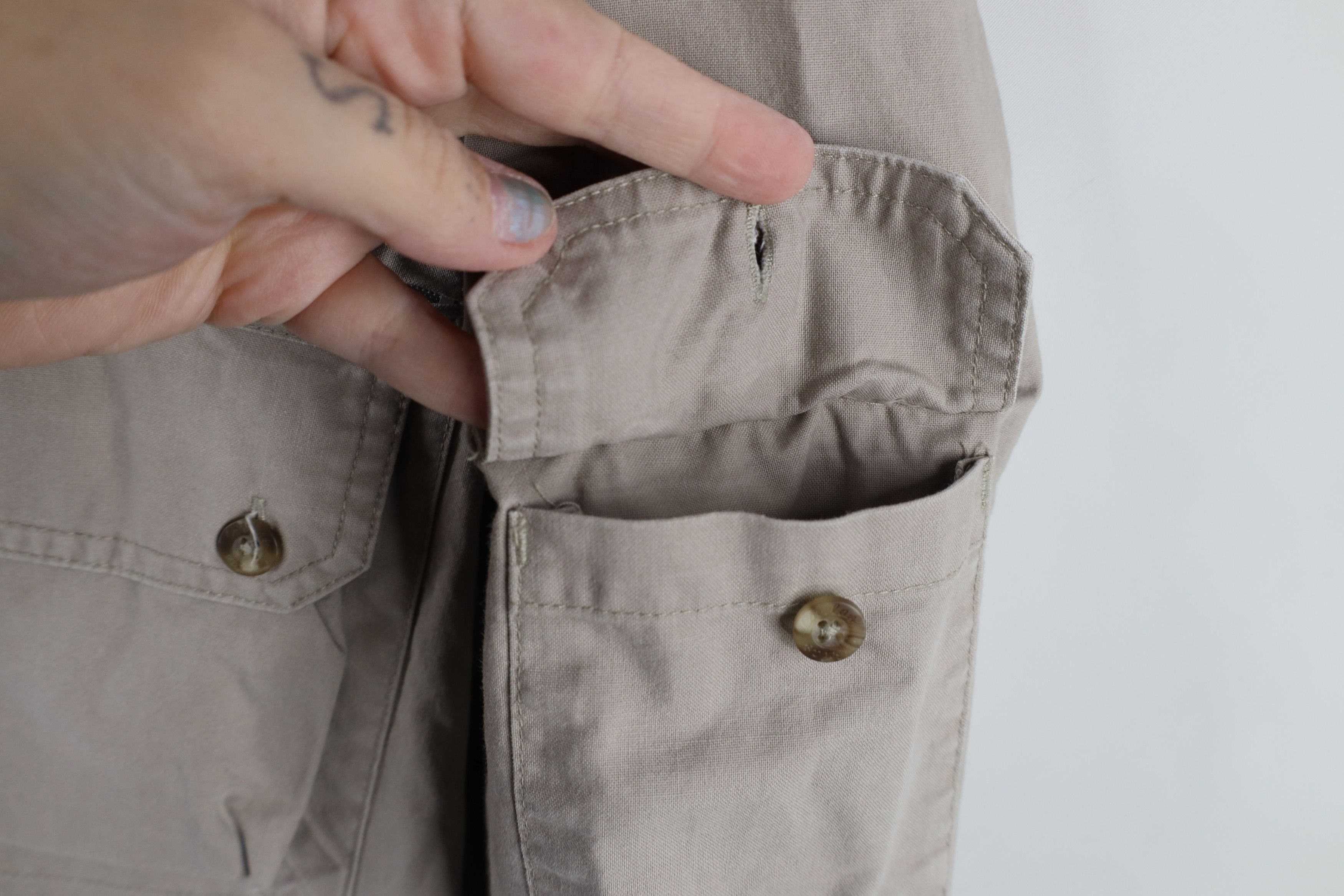 Cabelas × Vintage Vintage Cabelas Safari Hunting Bush Button Shirt Beige Size US L / EU 52-54 / 3 - 4 Thumbnail