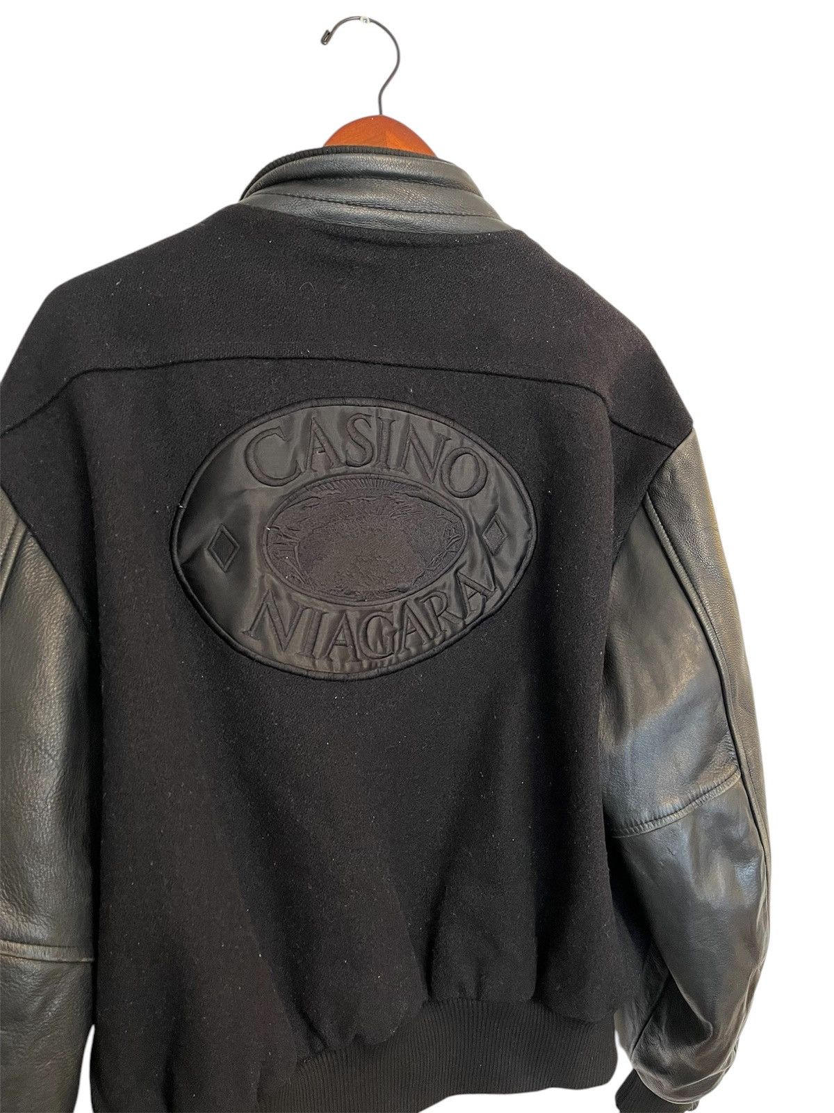 90’s avintage varsity jacket Casino Niagara Black leather