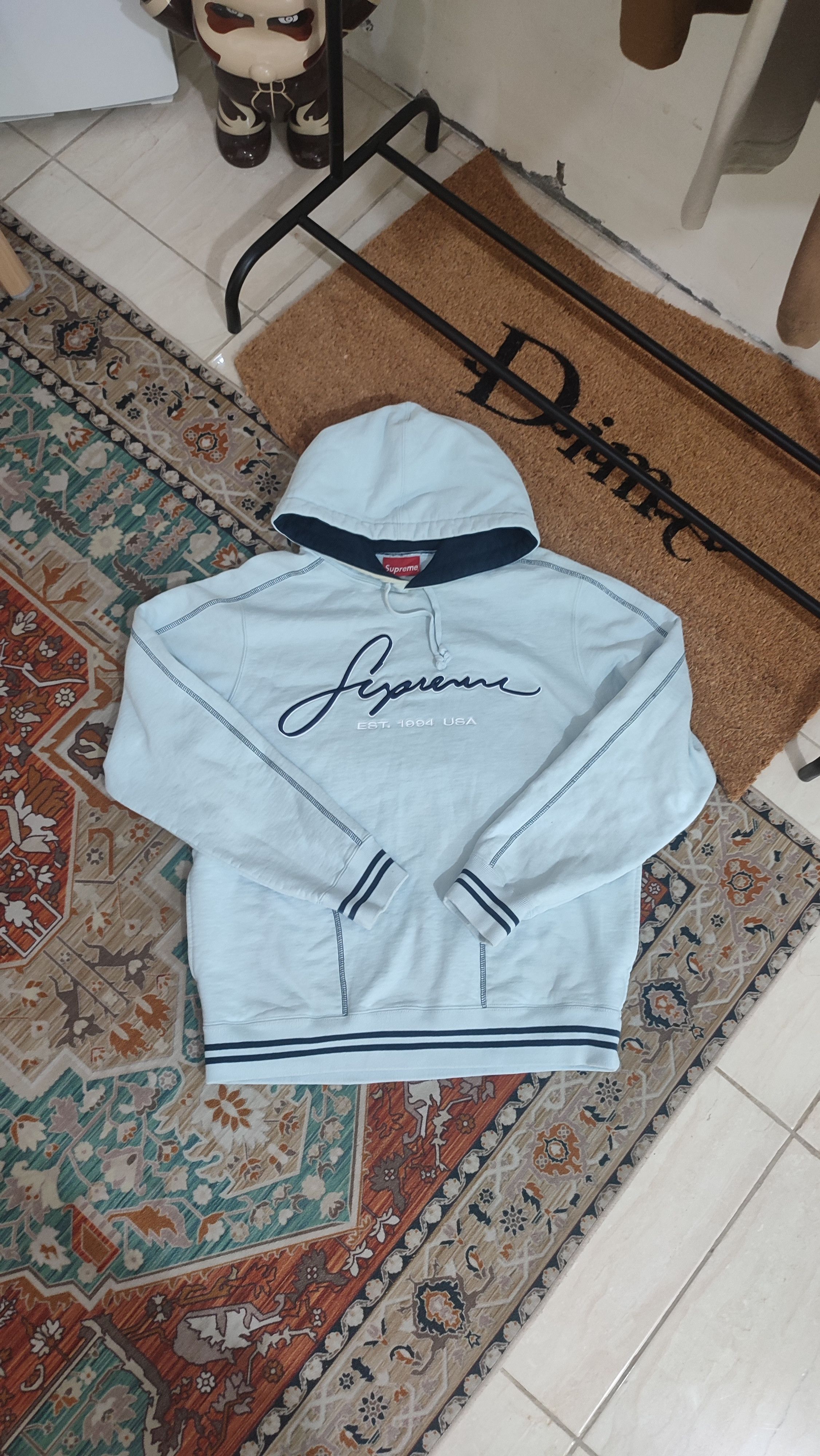 Contrast embroidered clearance hooded sweatshirt supreme