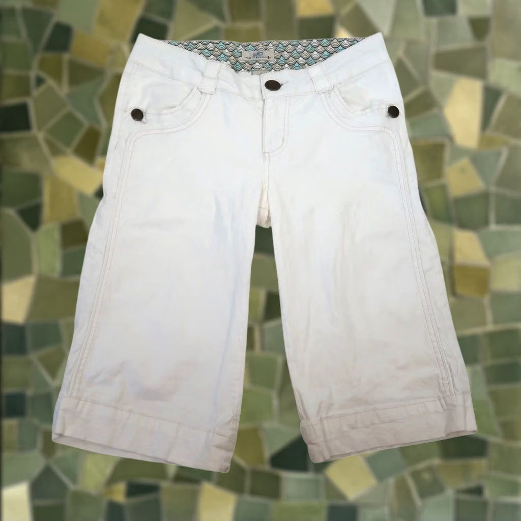 Vintage VINTAGE SO White Cream Low Rise Long Bermuda Shorts 7 Womens Size 28" / US 6 / IT 42 - 1 Thumbnail