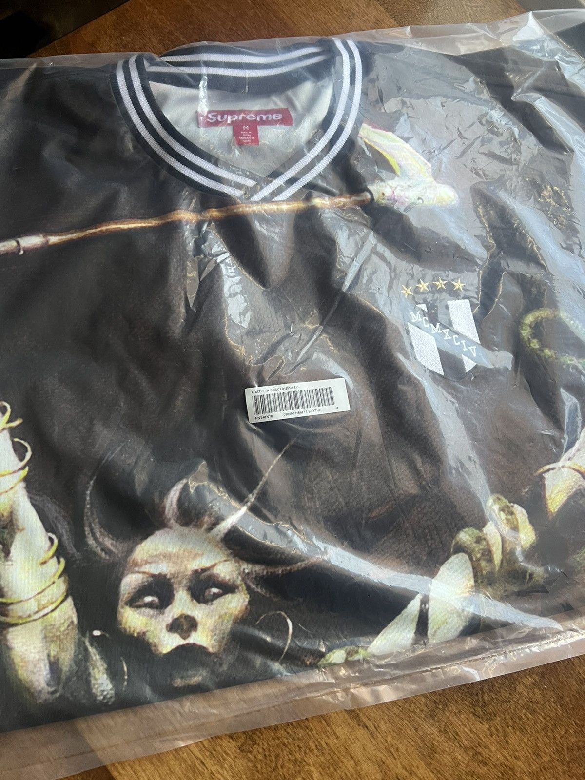 Supreme × Vintage Supreme Frank Frazetta Woman With Scythe Soccer Jersey Size US M / EU 48-50 / 2 - 3 Thumbnail