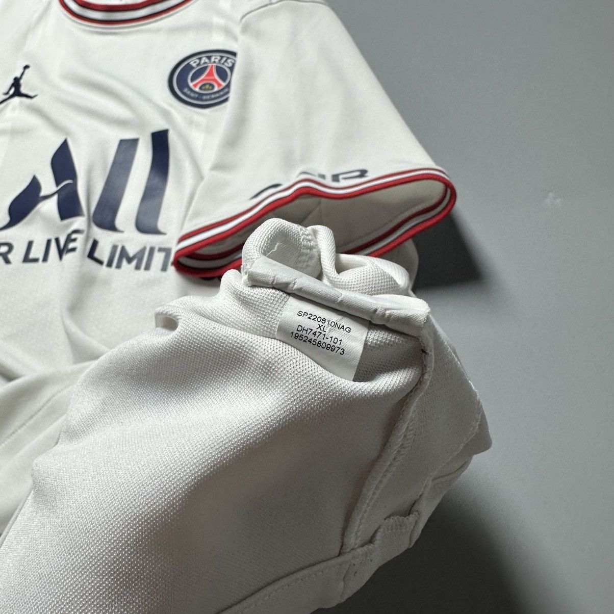 Vintage PSG NIKE 2021/2022 FOOTBALL FOURTH JERSEY #30 MESSI Size US XL / EU 56 / 4 - 14 Thumbnail