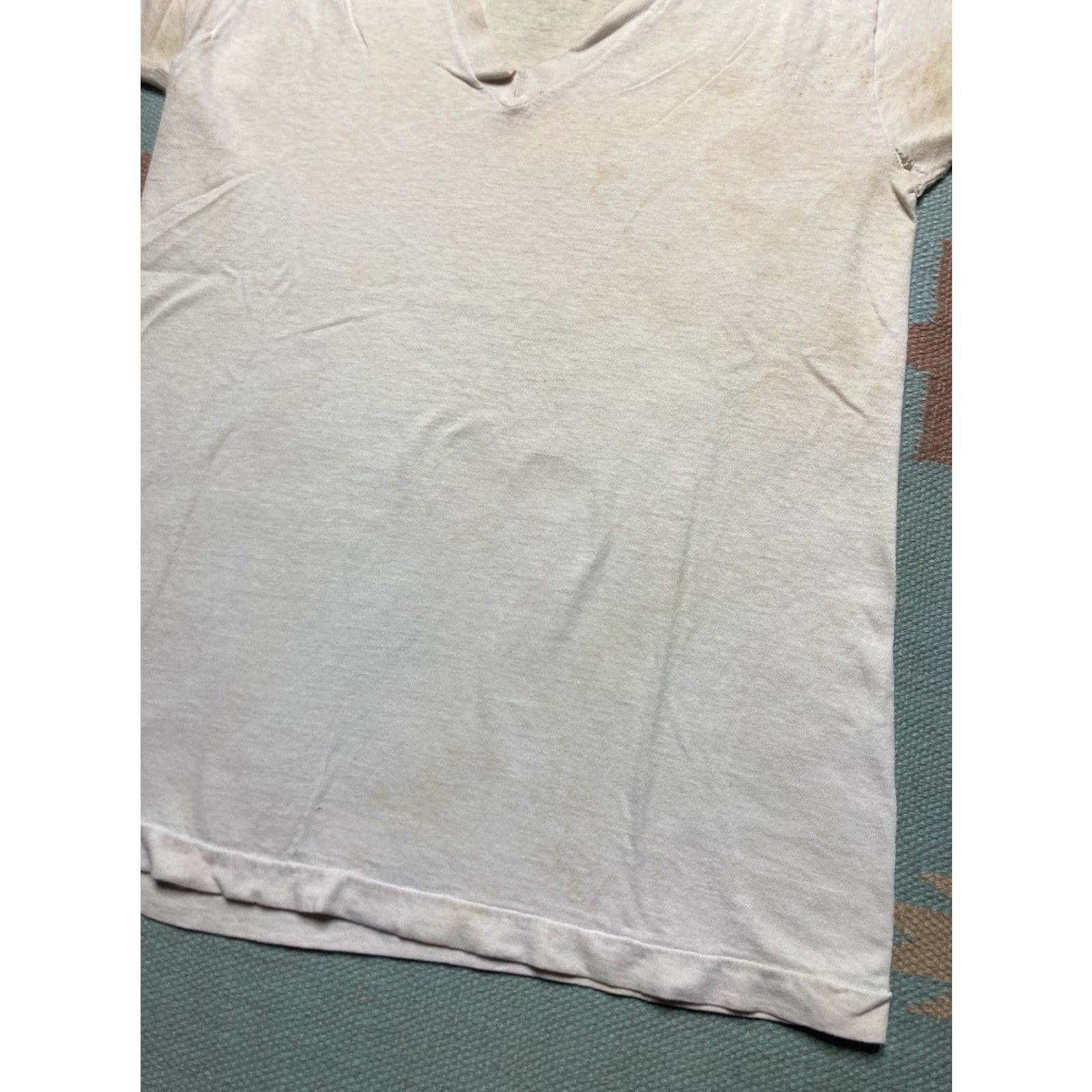 Vintage VINTAGE 70s 80s White T-Shirt V-Neck Cotton Grunge Medium M Mens Size US M / EU 48-50 / 2 - 3 Thumbnail