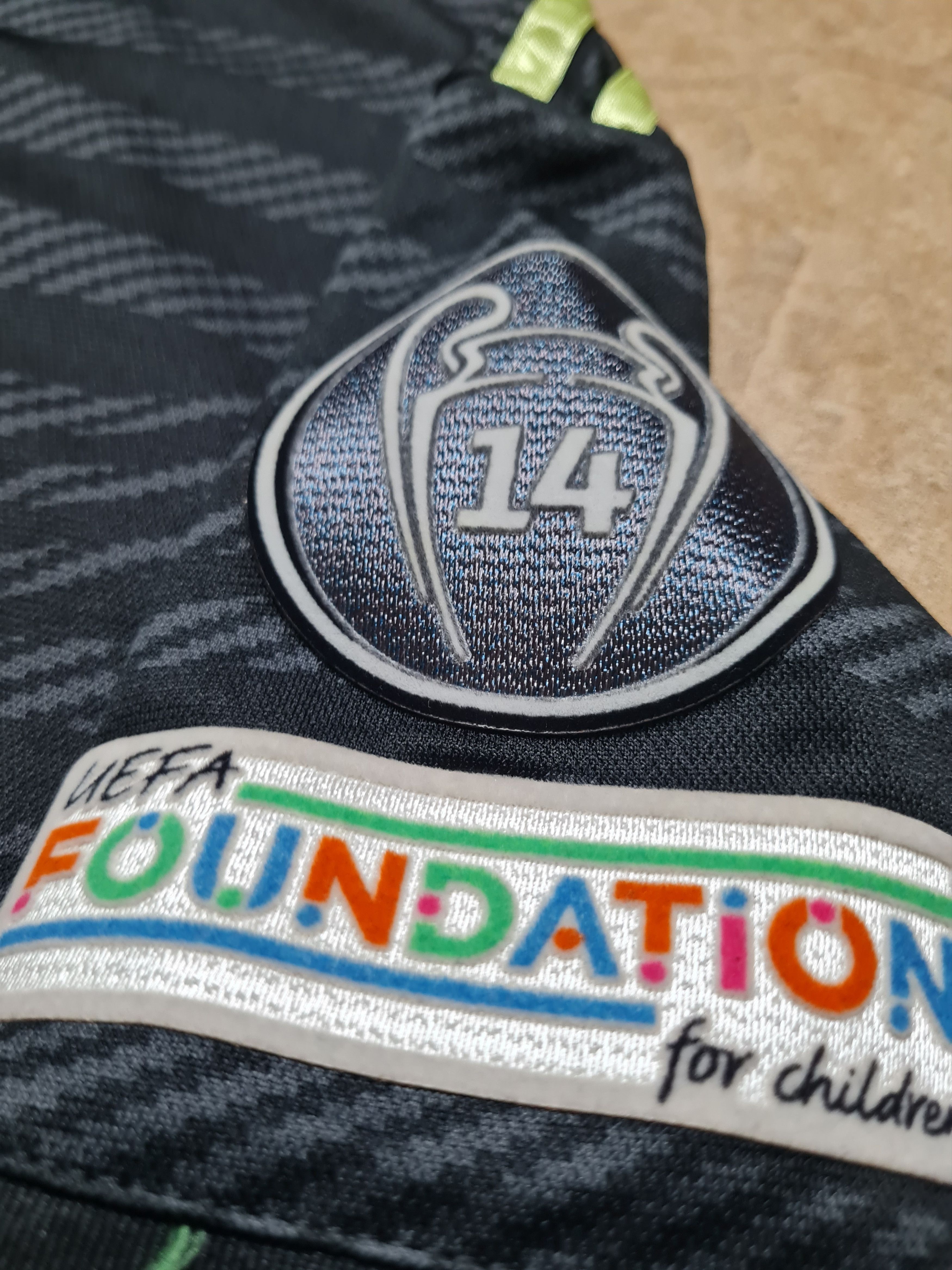 Adidas FOOTBALL JERSEY REAL MADRID THIRD SOOCCER SHIRT #9 BENZEMA Size US S / EU 44-46 / 1 - 12 Thumbnail