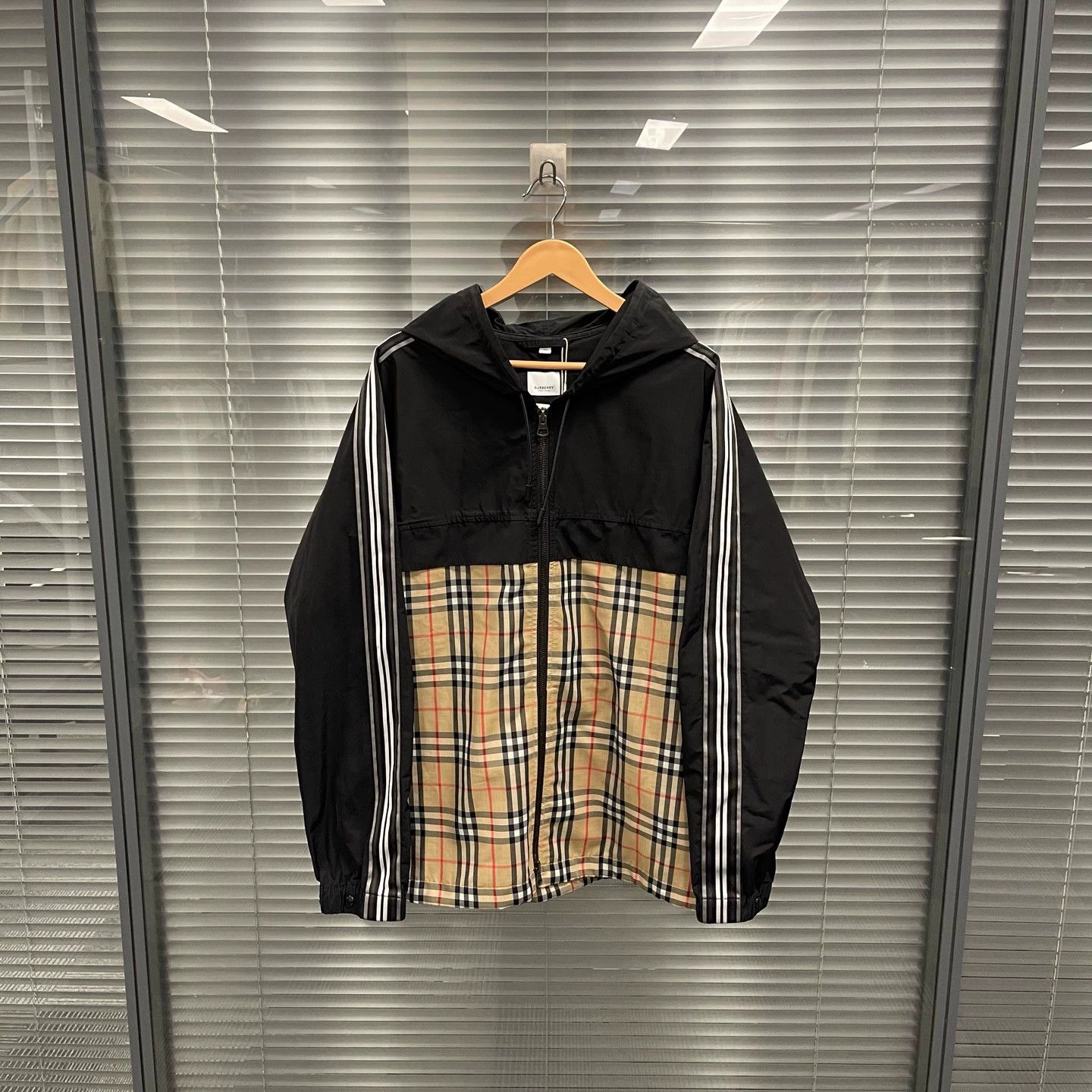 Burberry Burberry check paneled hooded jacket XL Size US XL / EU 56 / 4 - 1 Thumbnail