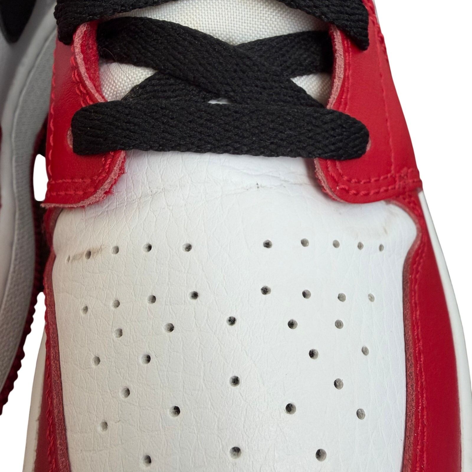 Nike Air Jordan 1 Mid Chicago GS 5Y / Women’s 6.5 Red Black White Size US 6.5 / IT 36.5 - 9 Thumbnail
