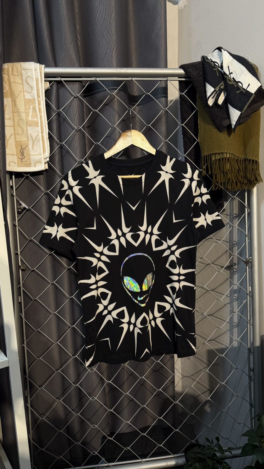 Nike NIKE ALIEN OVP T-SHIRT SMALL BLACK Size US S / EU 44-46 / 1 - 1 Thumbnail