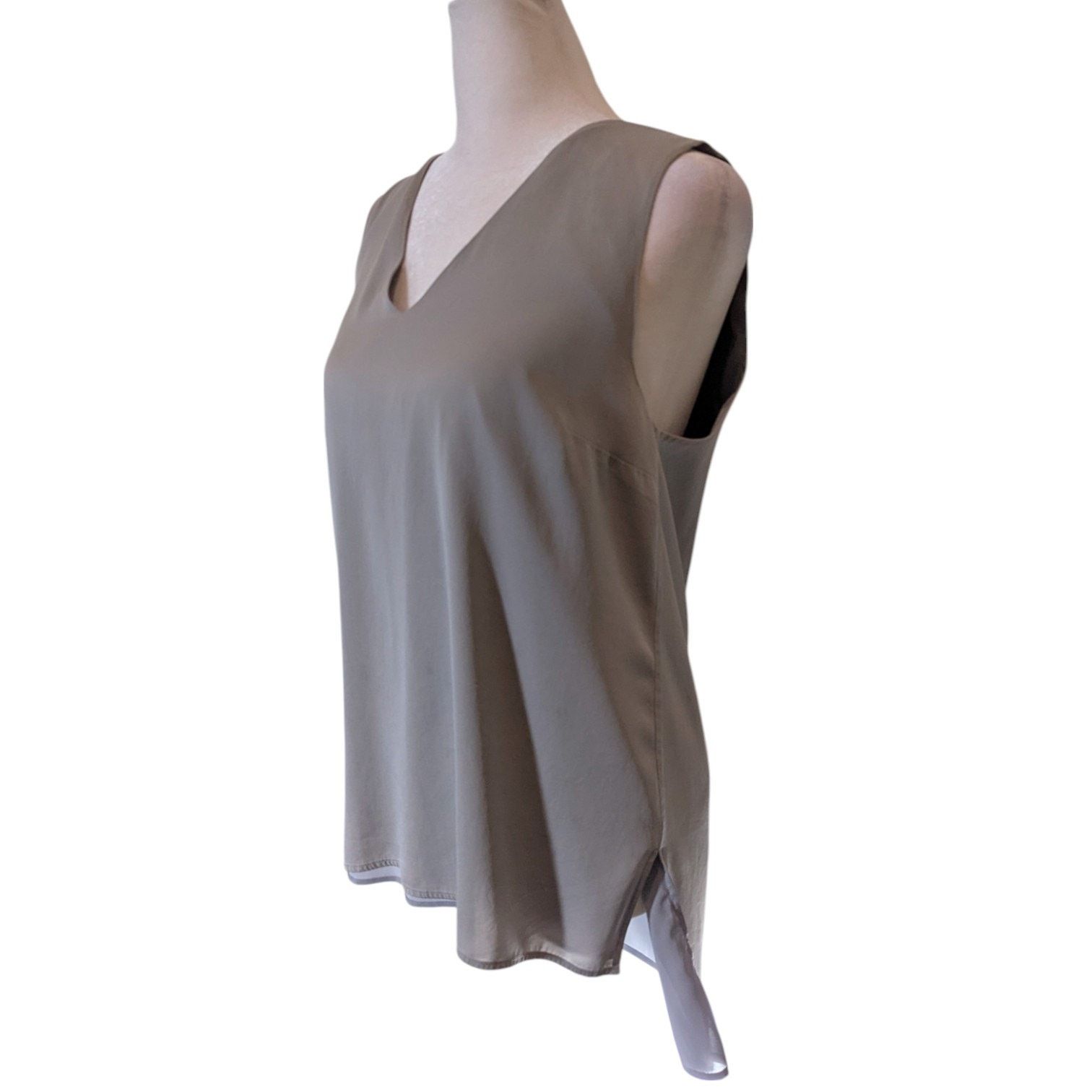 Theory THEORY Silver Grey V-Neck Sleeveless Silk Blouse Medium Size M / US 6-8 / IT 42-44 - 2 Thumbnail