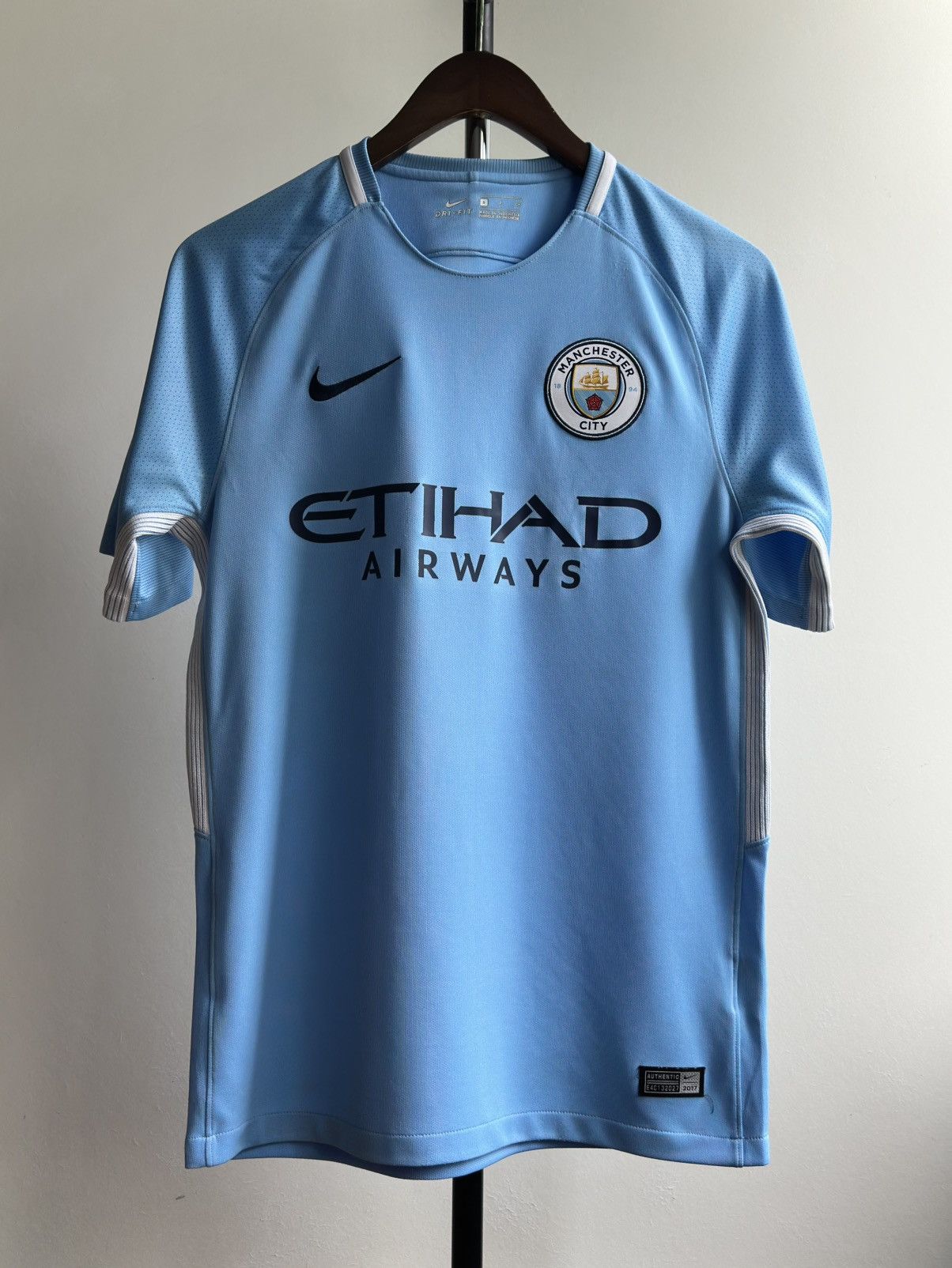 Nike NIKE FC MANCHESTER CITY 2017/18 SOCCER JERSEY FOOTBALL SHIRT Size US S / EU 44-46 / 1 - 1 Thumbnail