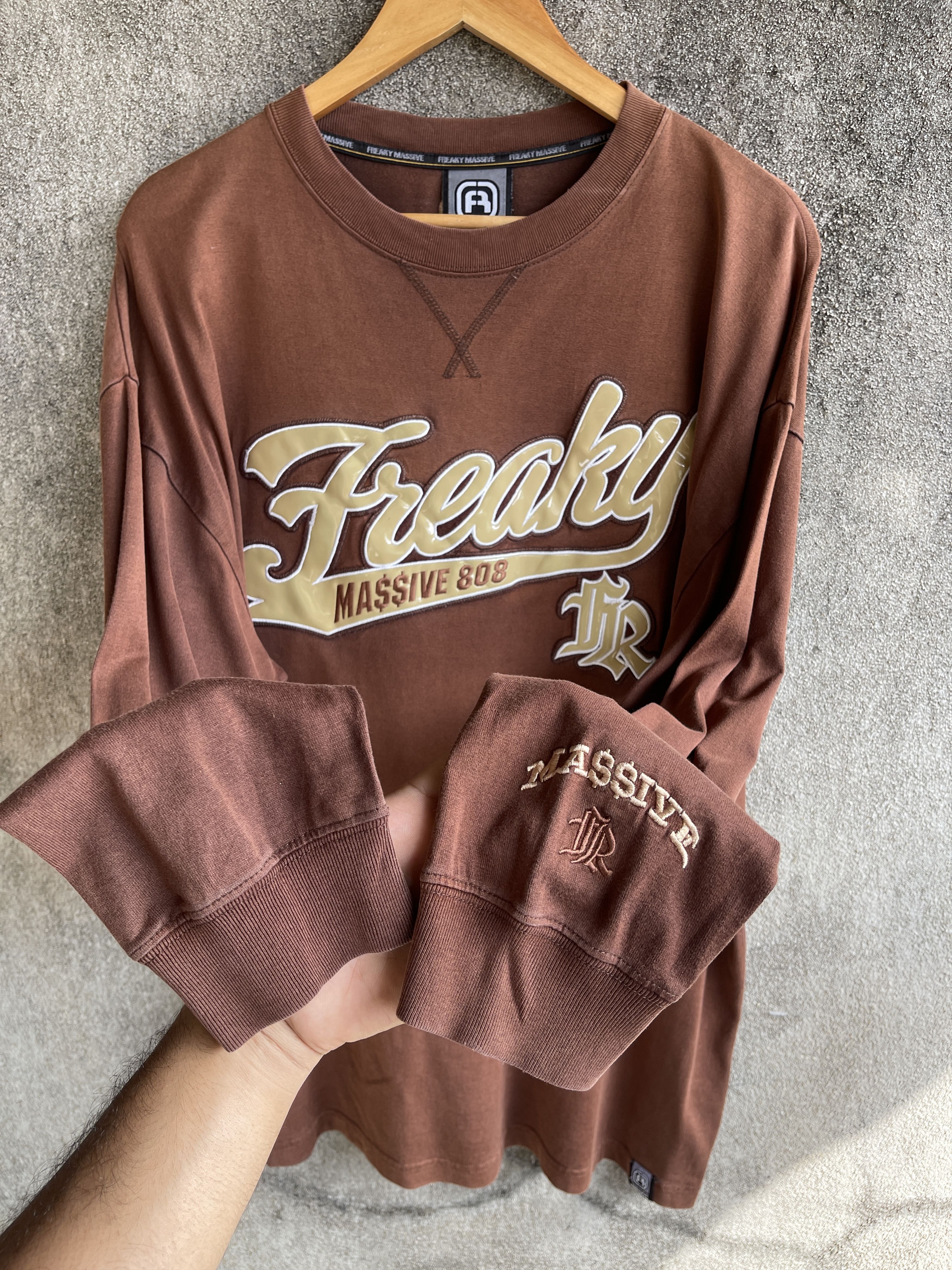 Massive Vintage’y2k🔥Freaky Massive🔥Embroidered Logo SpellOut L/S Tee Size US XL / EU 56 / 4 - 2 Thumbnail