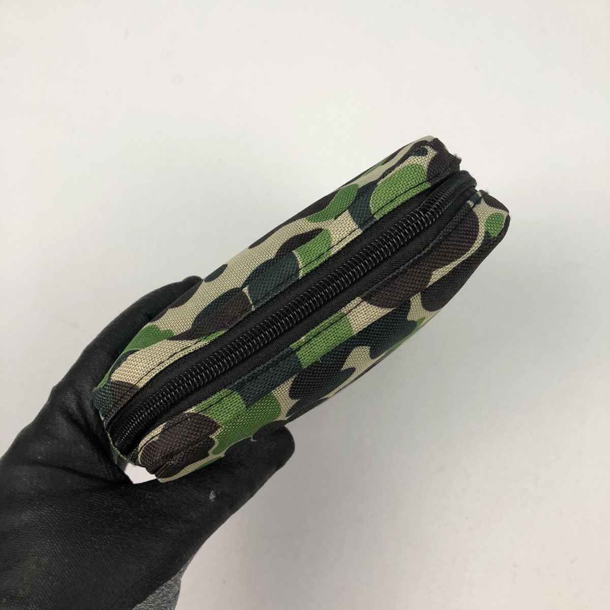 Bape A BATHING APE MEGAZINE BAPE TOILETRIES BAG Size ONE SIZE - 3 Thumbnail