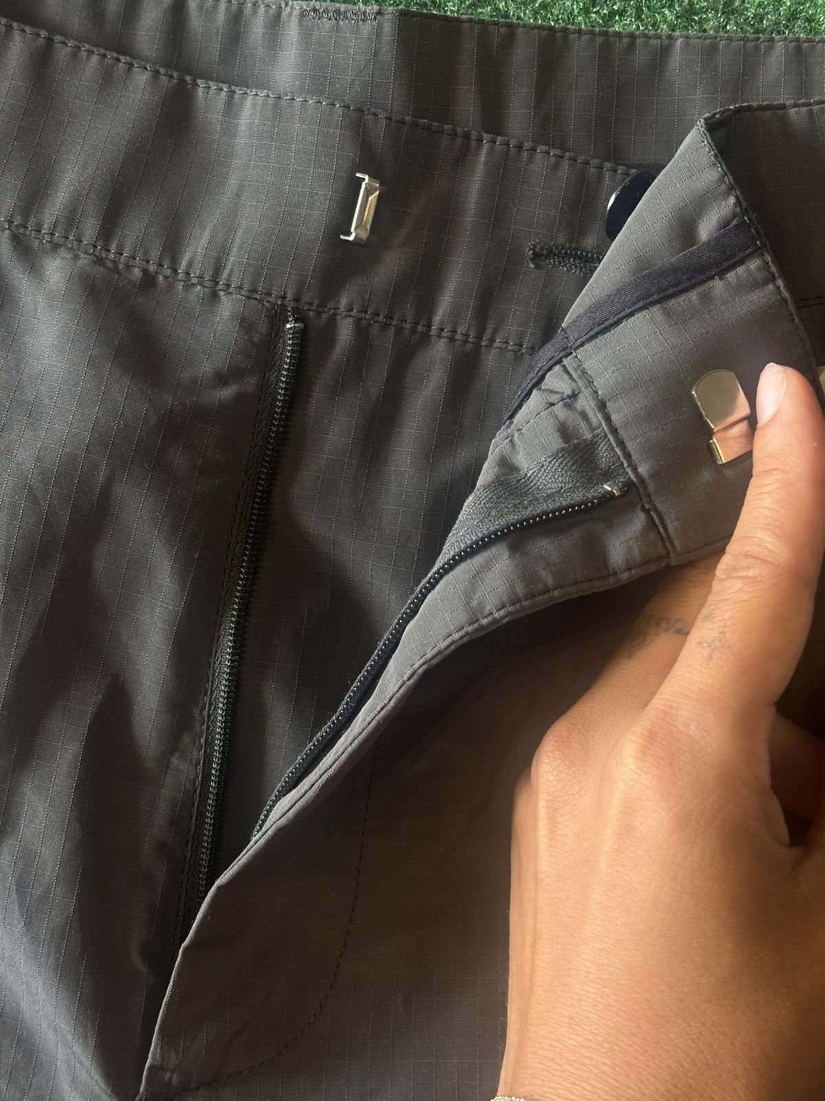 Dior CHRISTIAN DIOR NYLON CARGO PANTS SIZE 50 Size US 36 / EU 52 - 6 Thumbnail