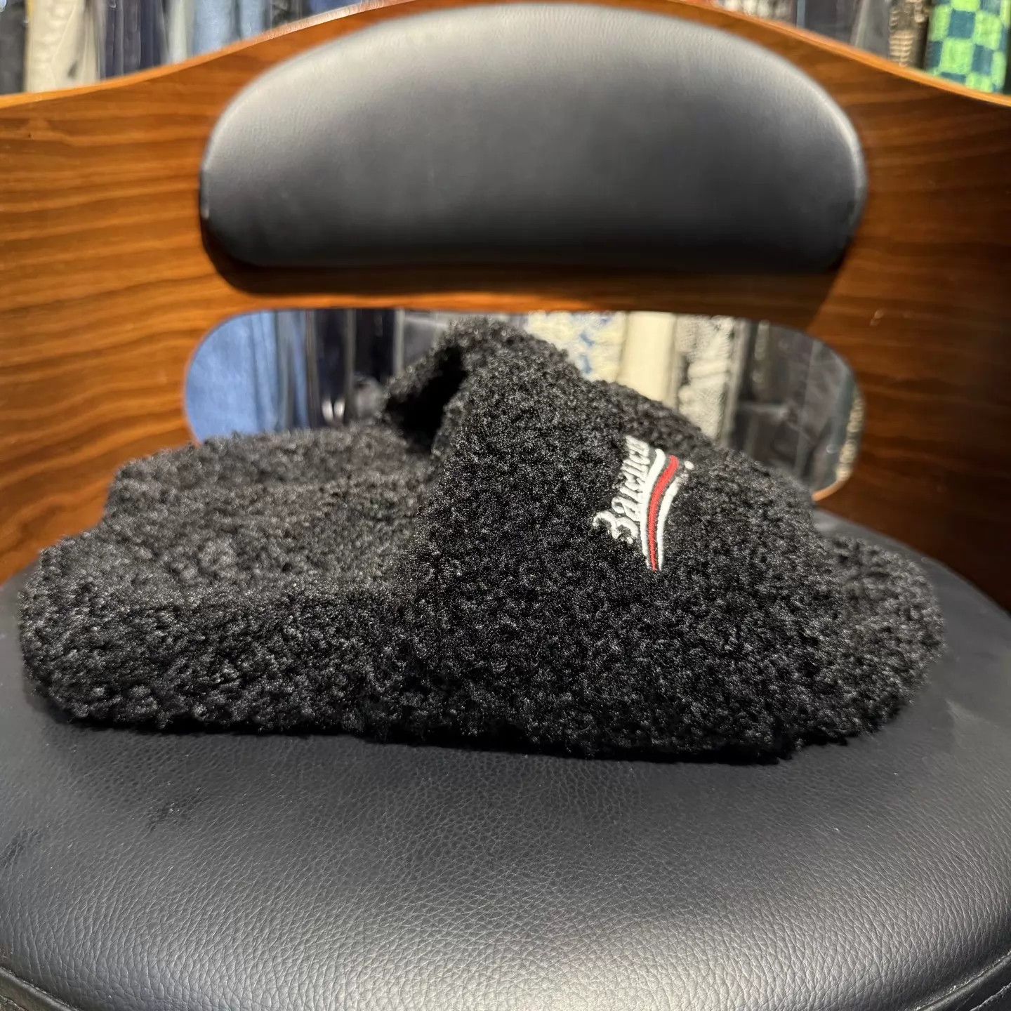 Balenciaga Balenciaga Furry Black Teddy Coke Slipper 39 New, Tried On Size US 8.5 / EU 41-42 - 4 Thumbnail